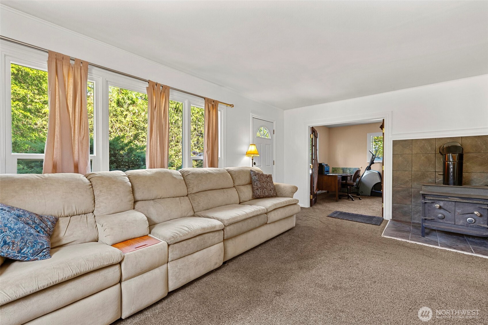 2001 30th Street Property Photo 3