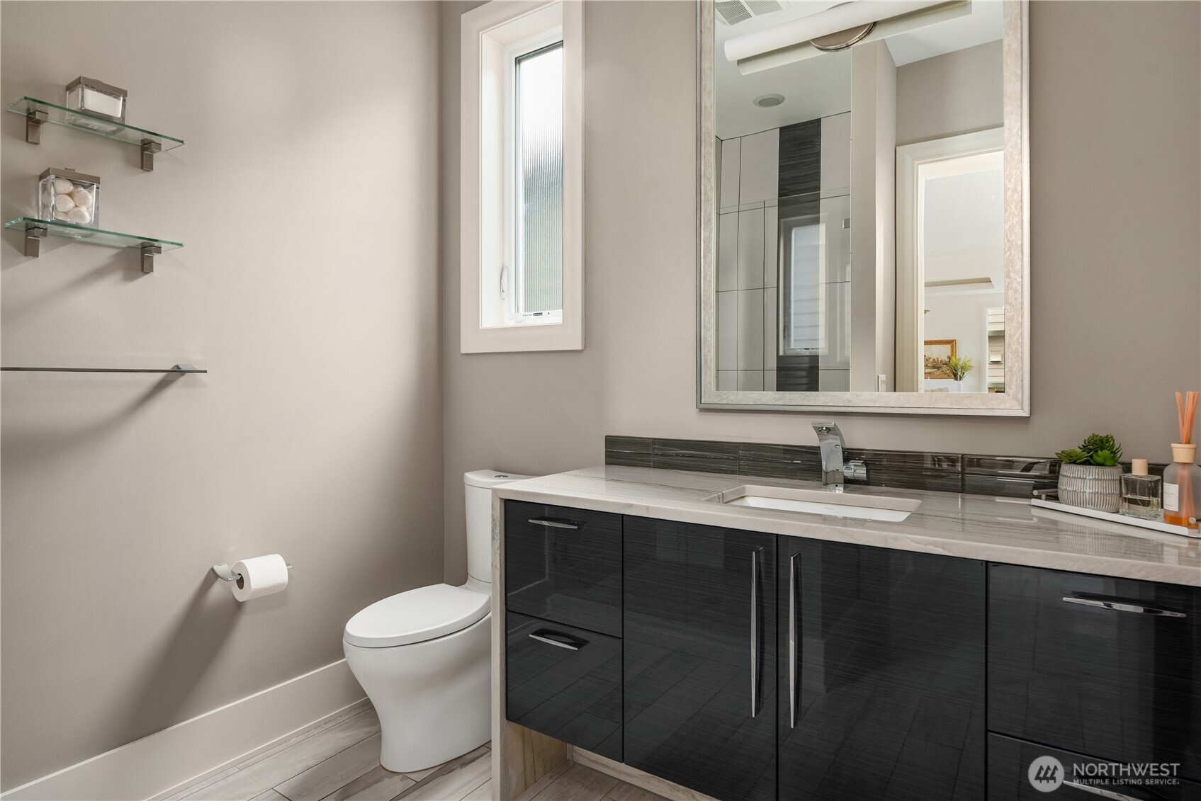 1527 Lyons Avenue Property Photo 18