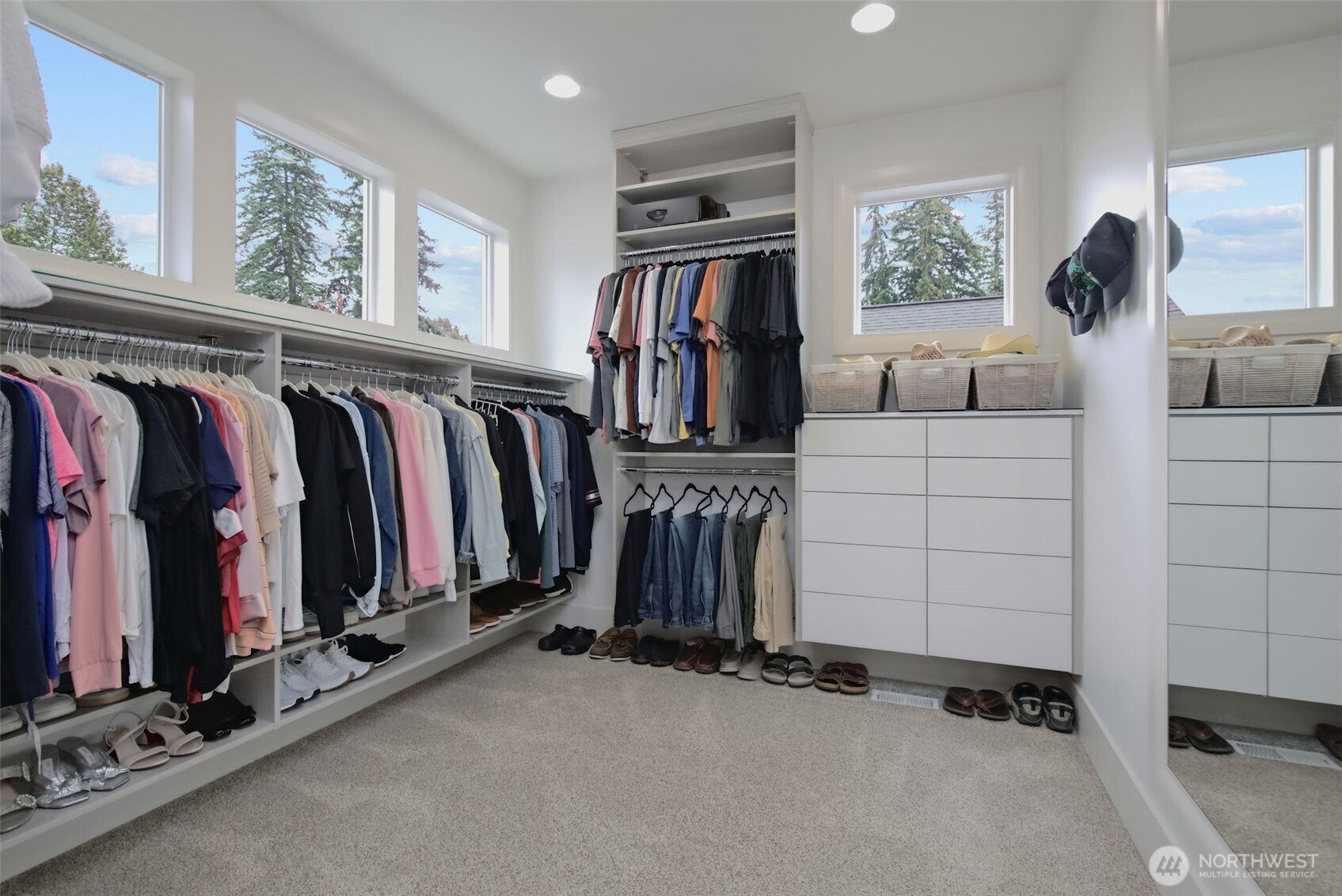 1527 Lyons Avenue Property Photo 25