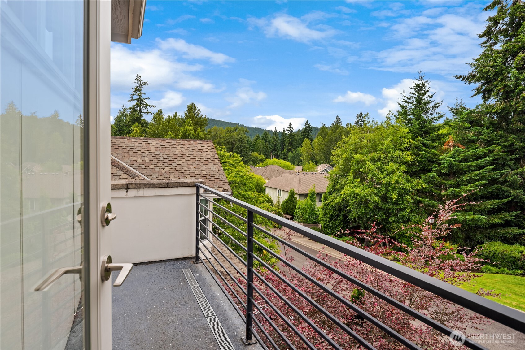 1527 Lyons Avenue Property Photo 33