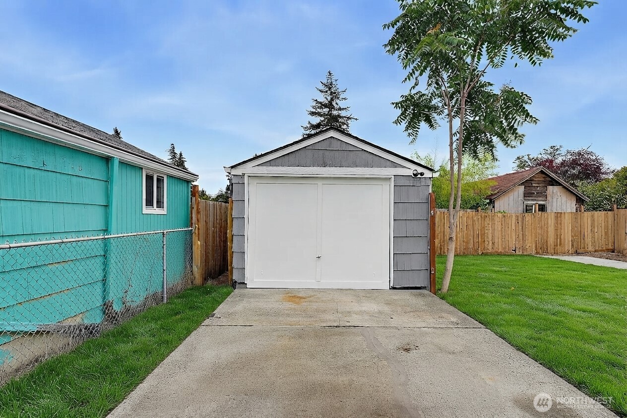 703 117th Street Property Photo 19