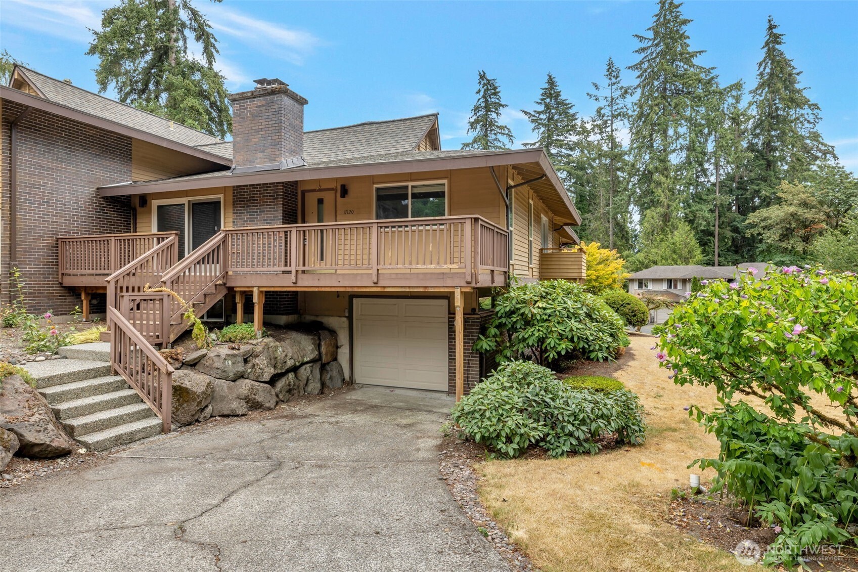 17120 Ne 2nd Place Property Photo 1