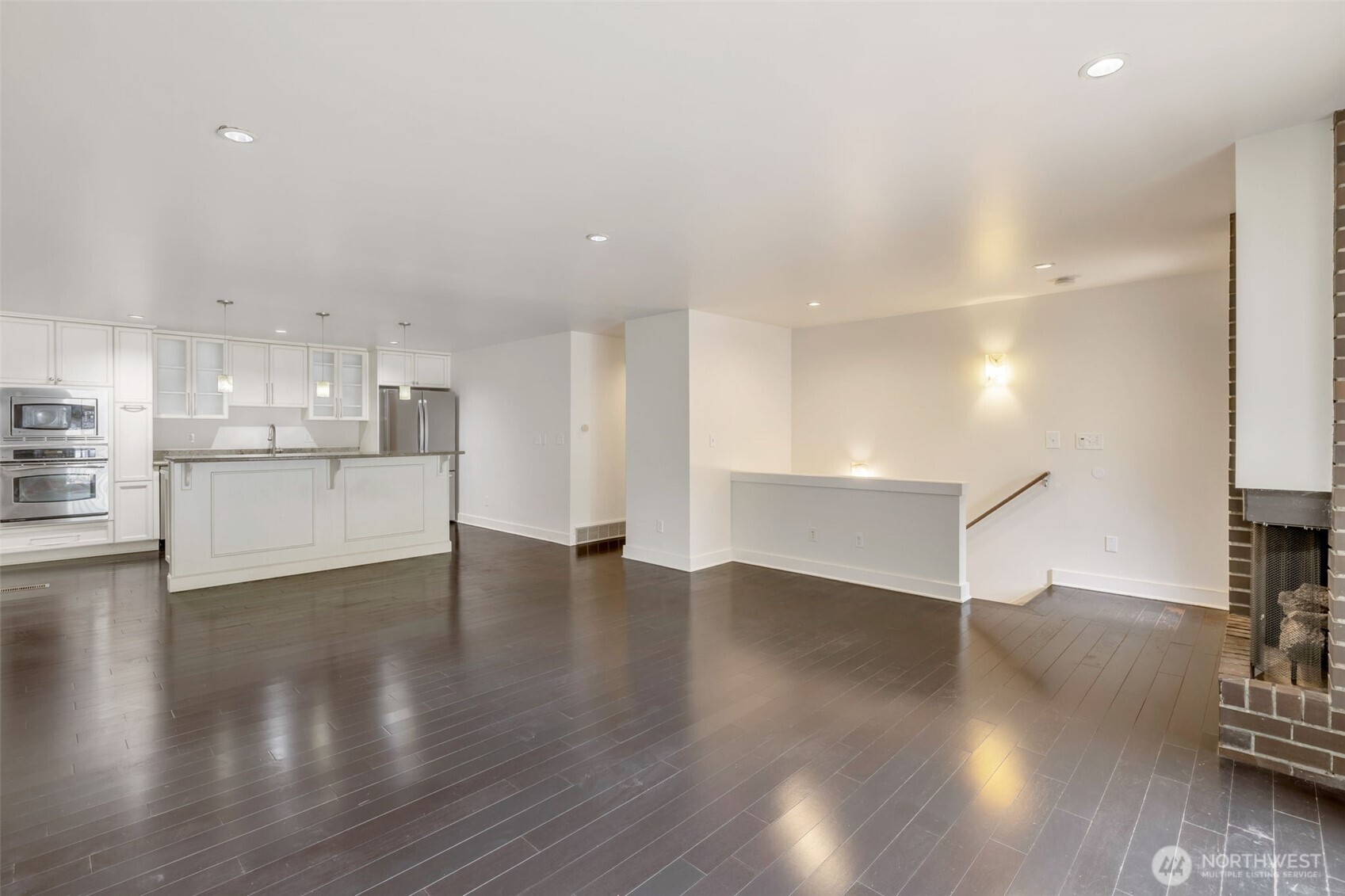 17120 Ne 2nd Place Property Photo 4