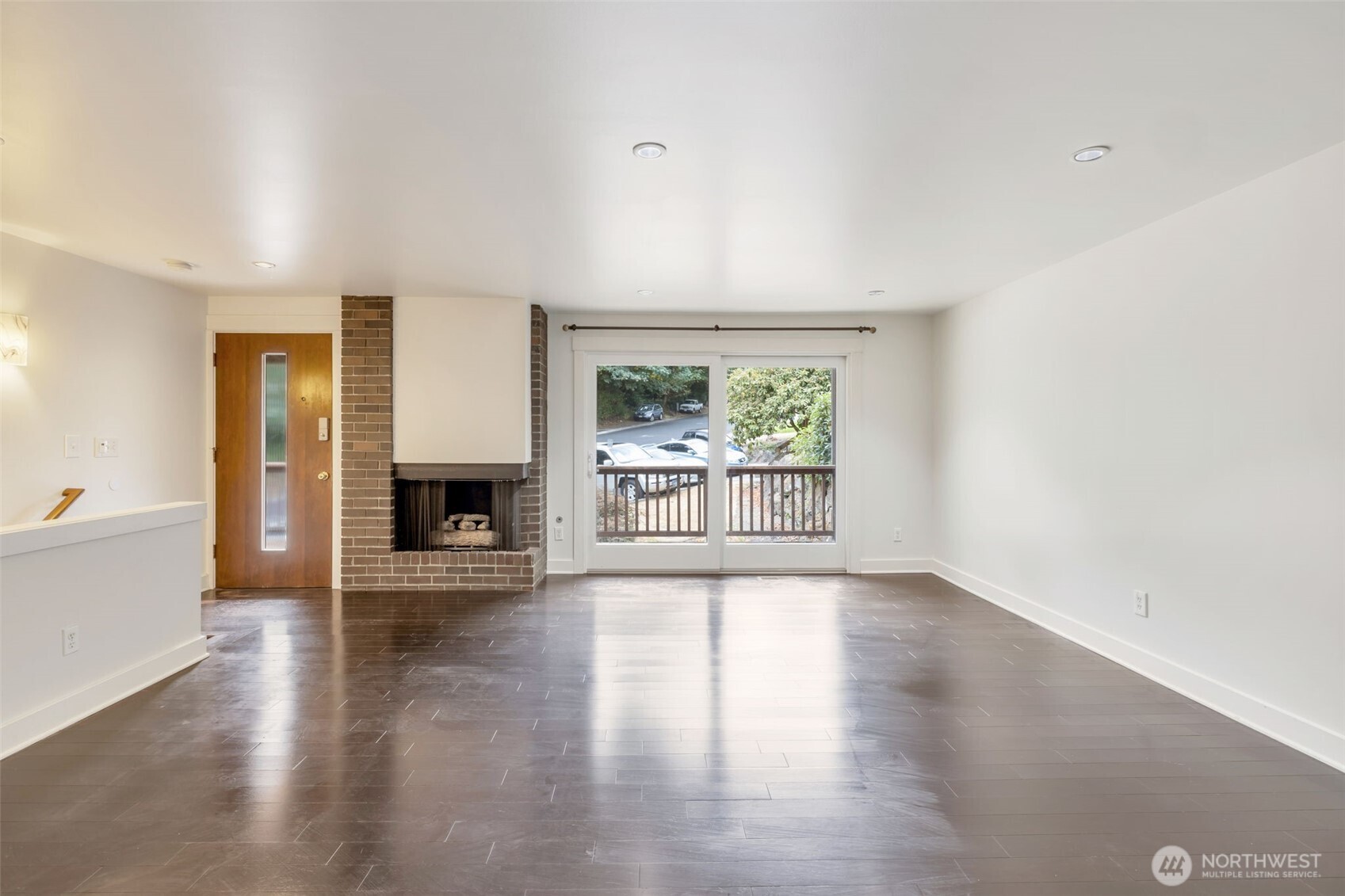 17120 Ne 2nd Place Property Photo 5