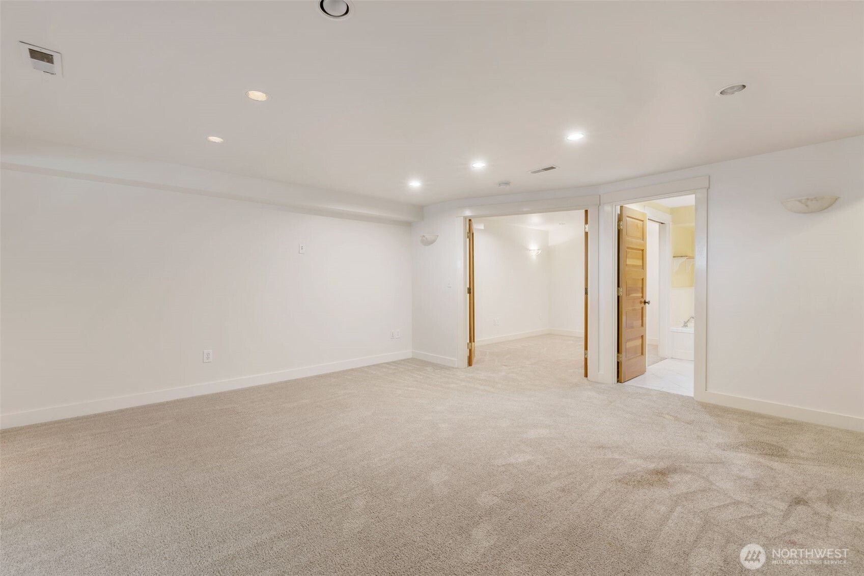 17120 Ne 2nd Place Property Photo 17