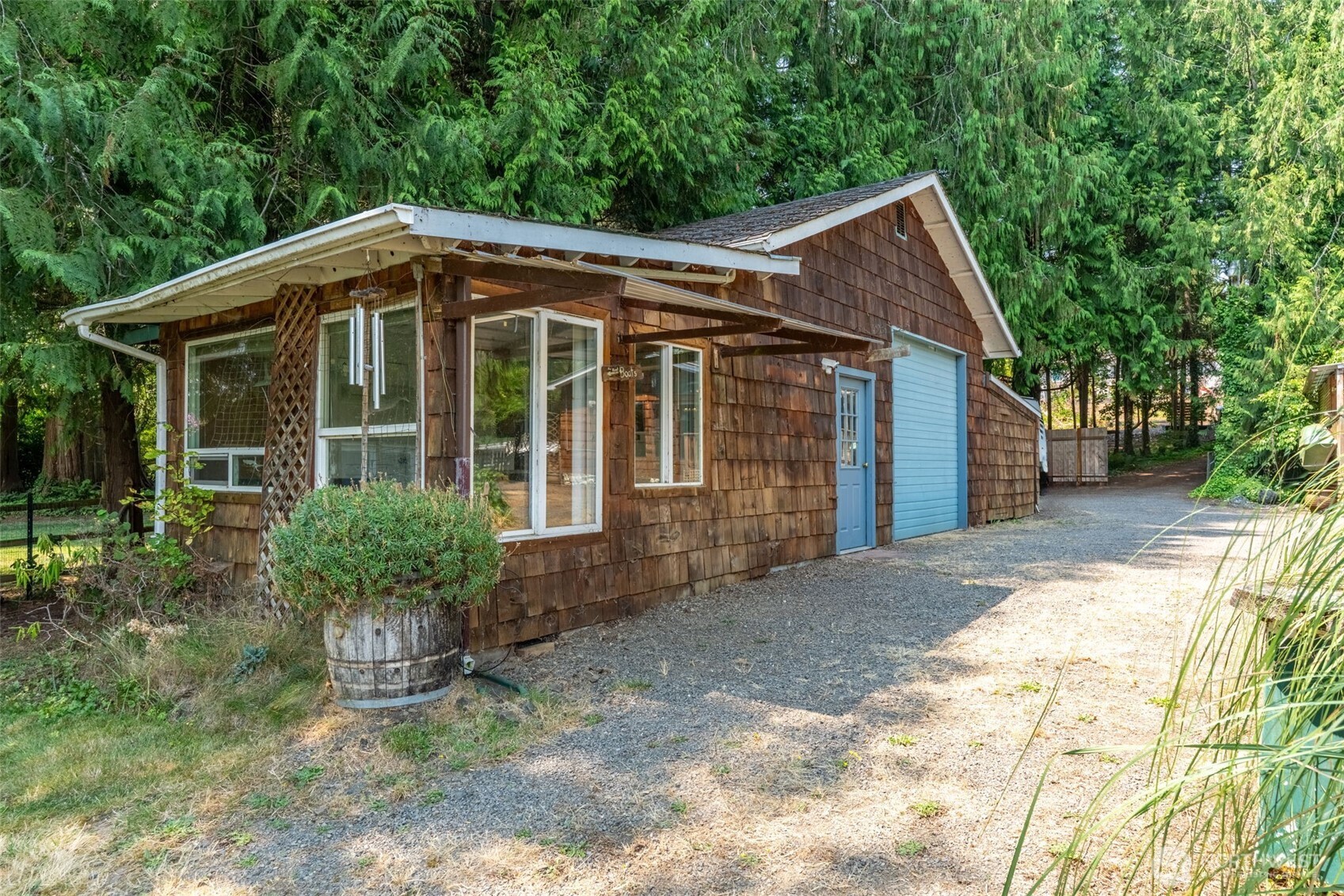 14940 Cedarwood Drive Property Photo 6
