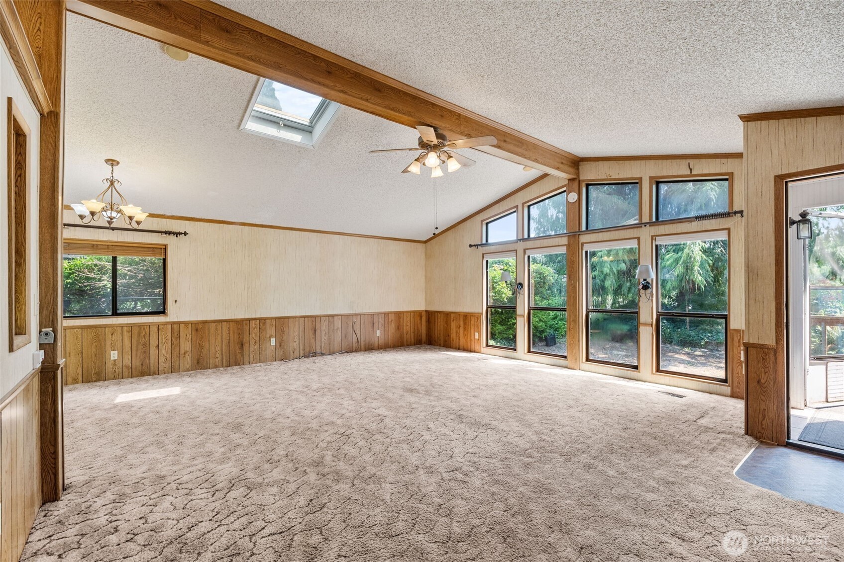 14940 Cedarwood Drive Property Photo 14