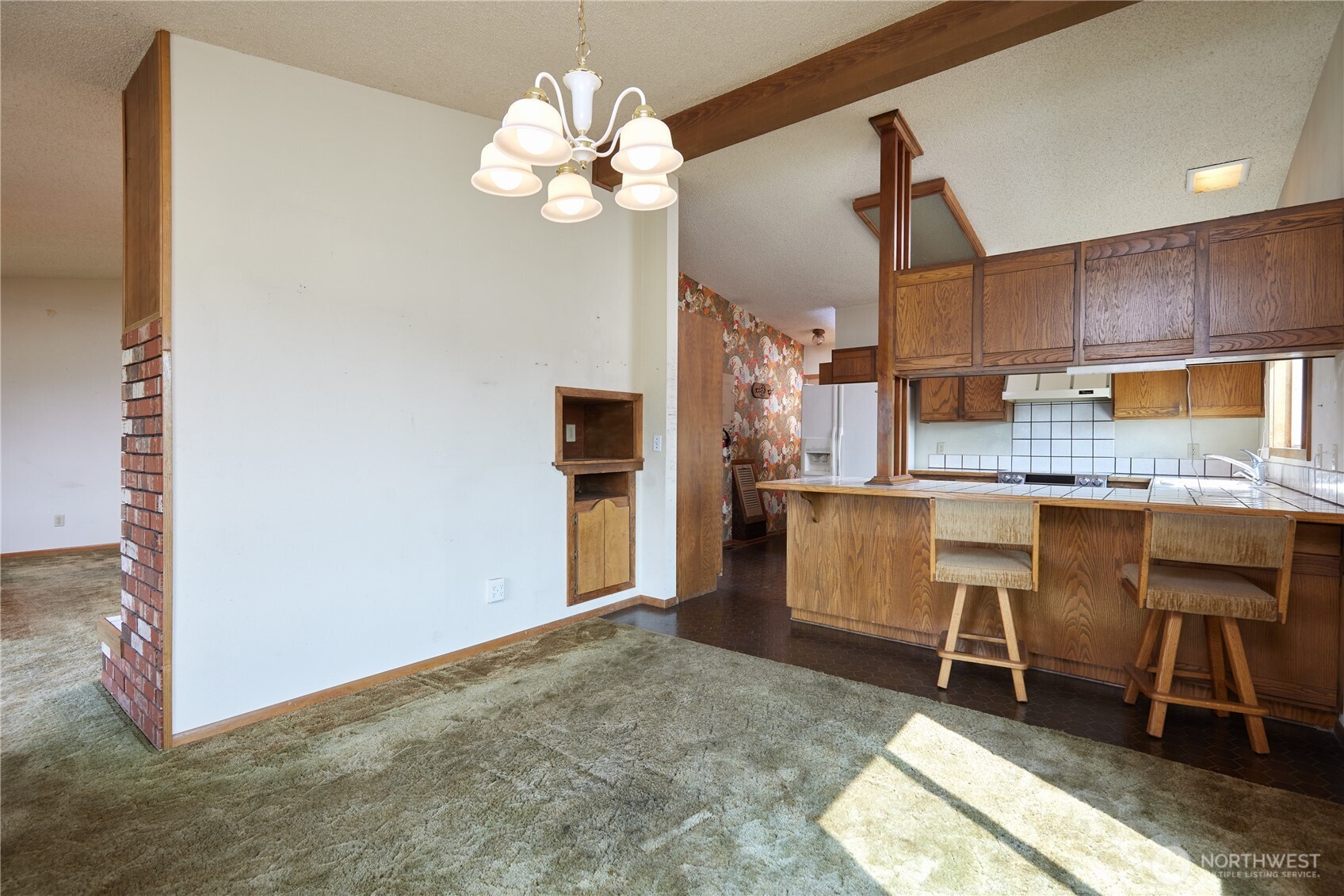 782 Electric Ave Property Photo 8