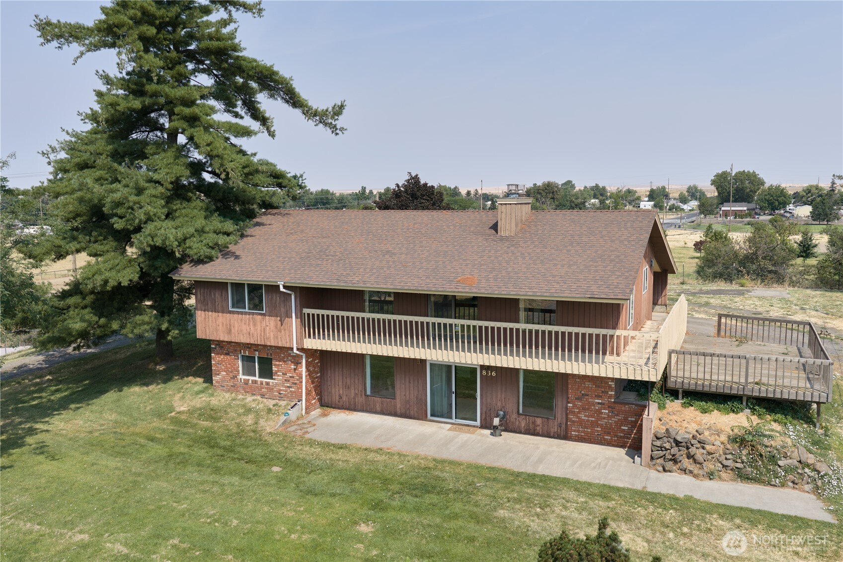 782 Electric Ave Property Photo 1