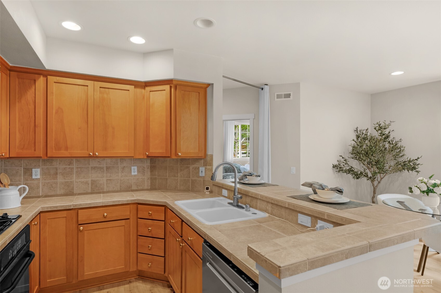 1913 16th Lane Property Photo 10