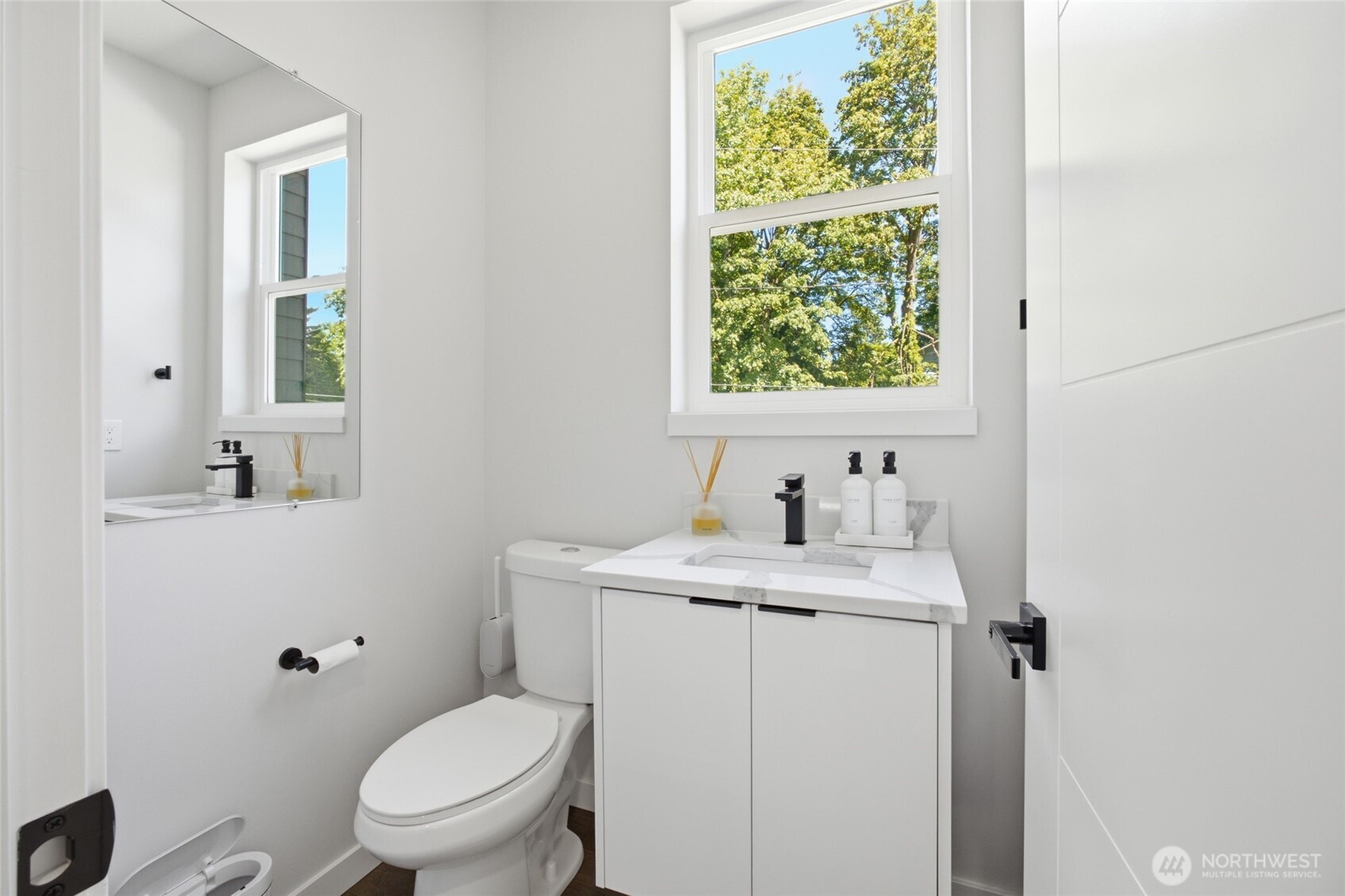 7511 Dumar Way Property Photo 15