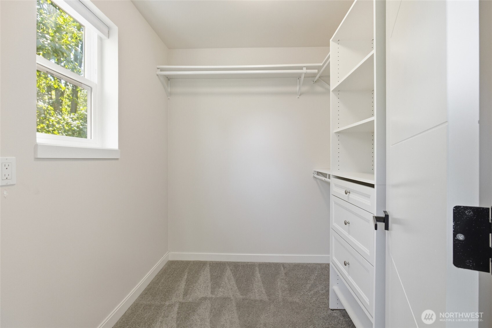7511 Dumar Way Property Photo 25
