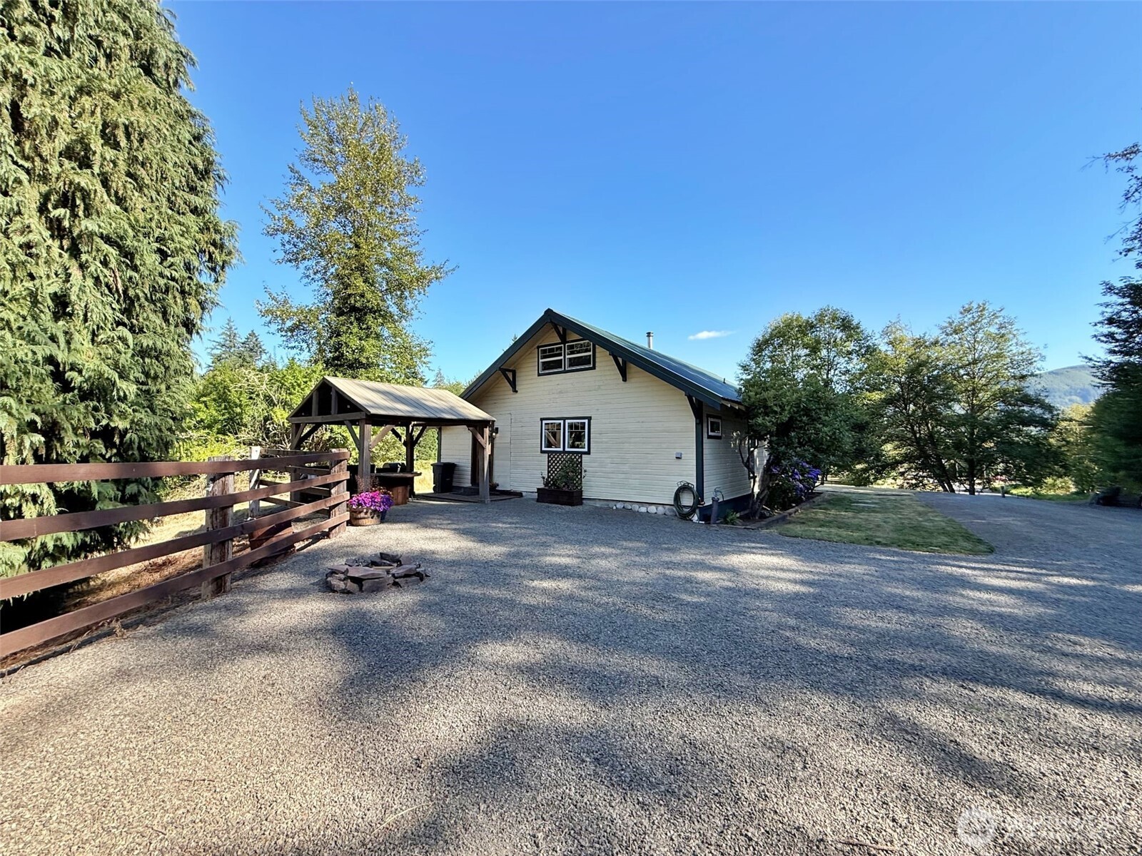 133 Martin Road Property Photo 3