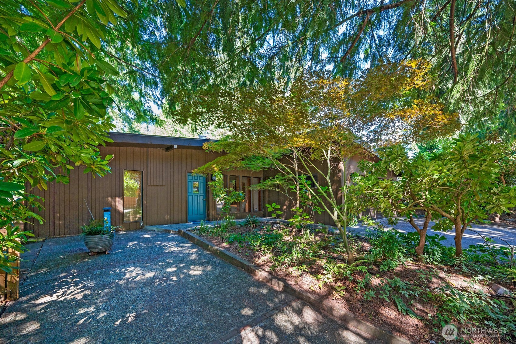10733 Bartlett Avenue Property Photo 2
