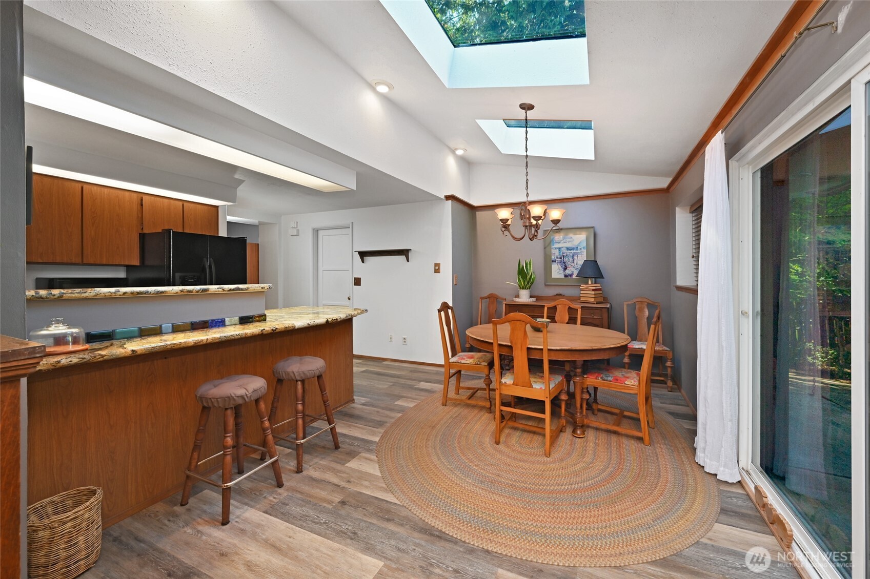 10733 Bartlett Avenue Property Photo 9