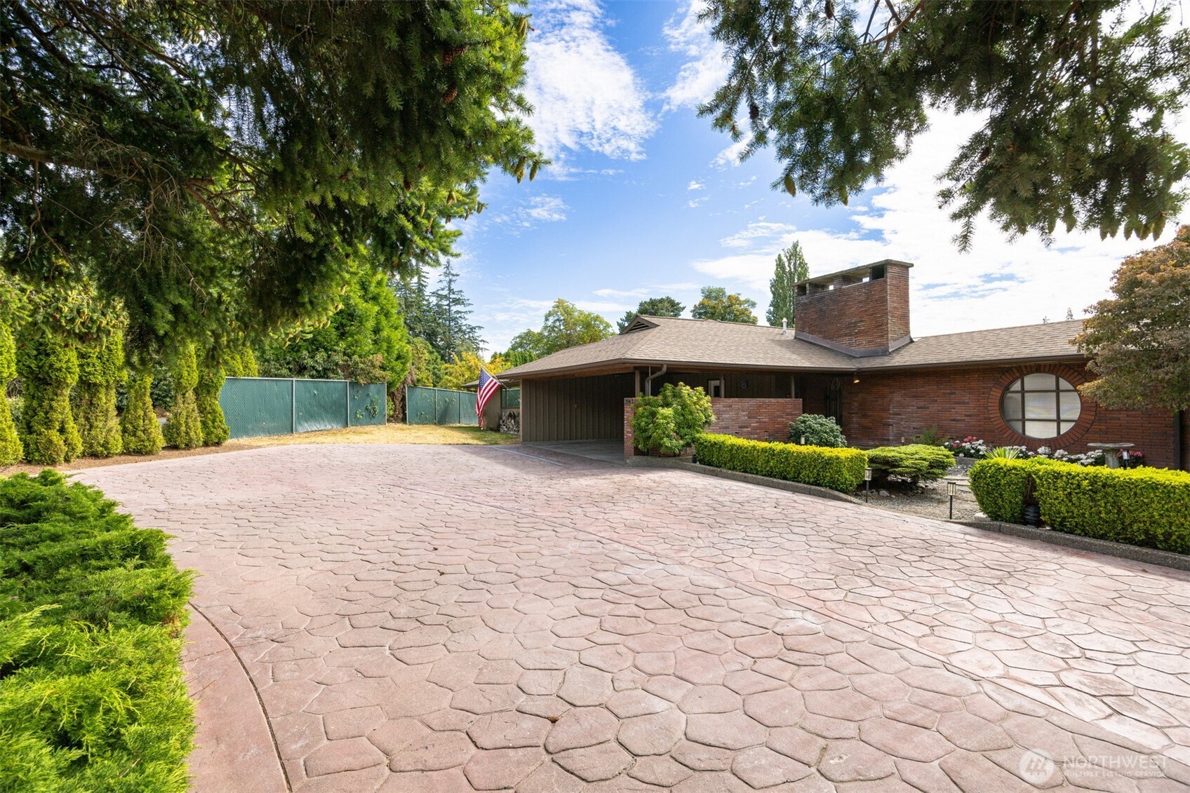 204 Hawthorn Road Property Photo 2