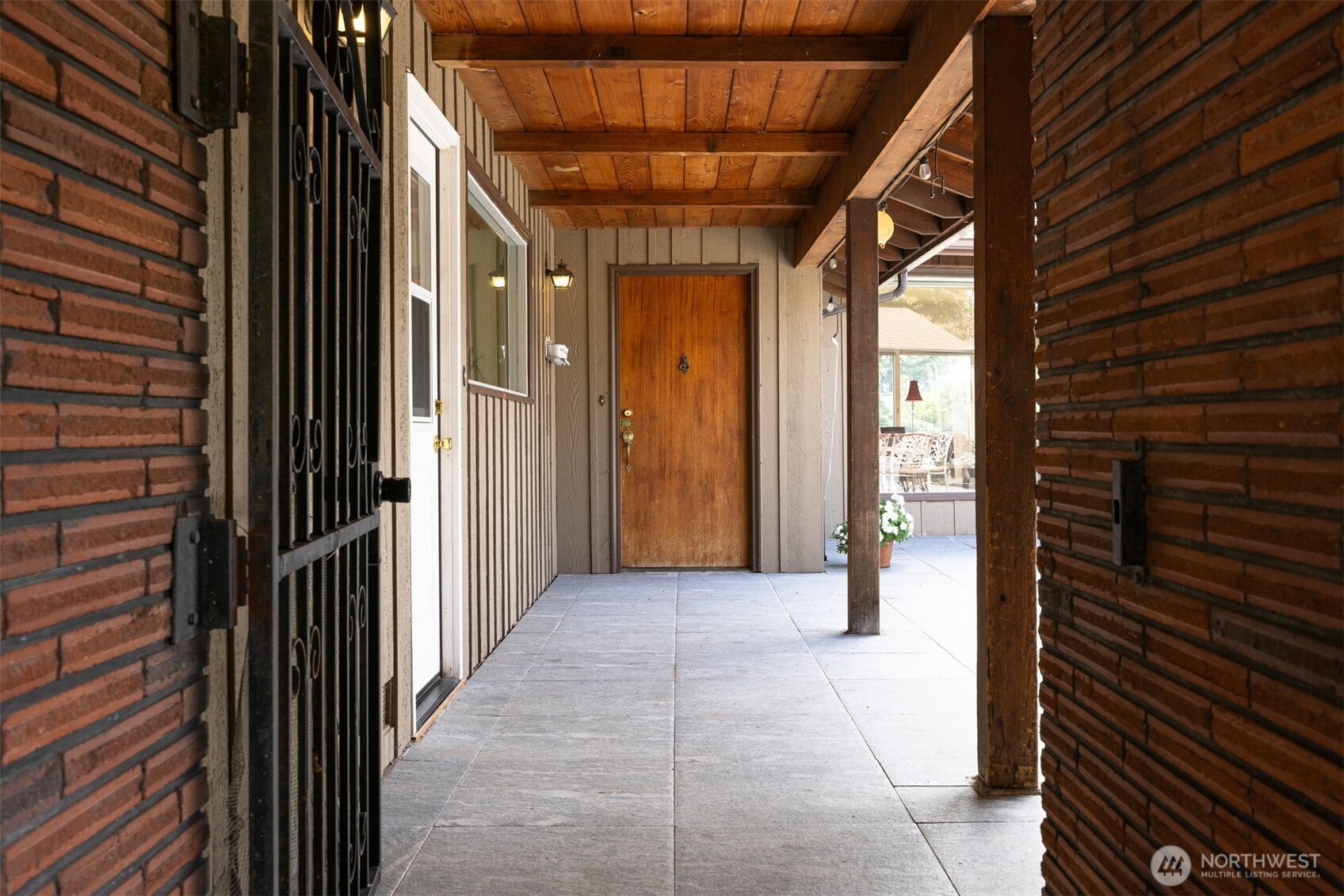 204 Hawthorn Road Property Photo 4