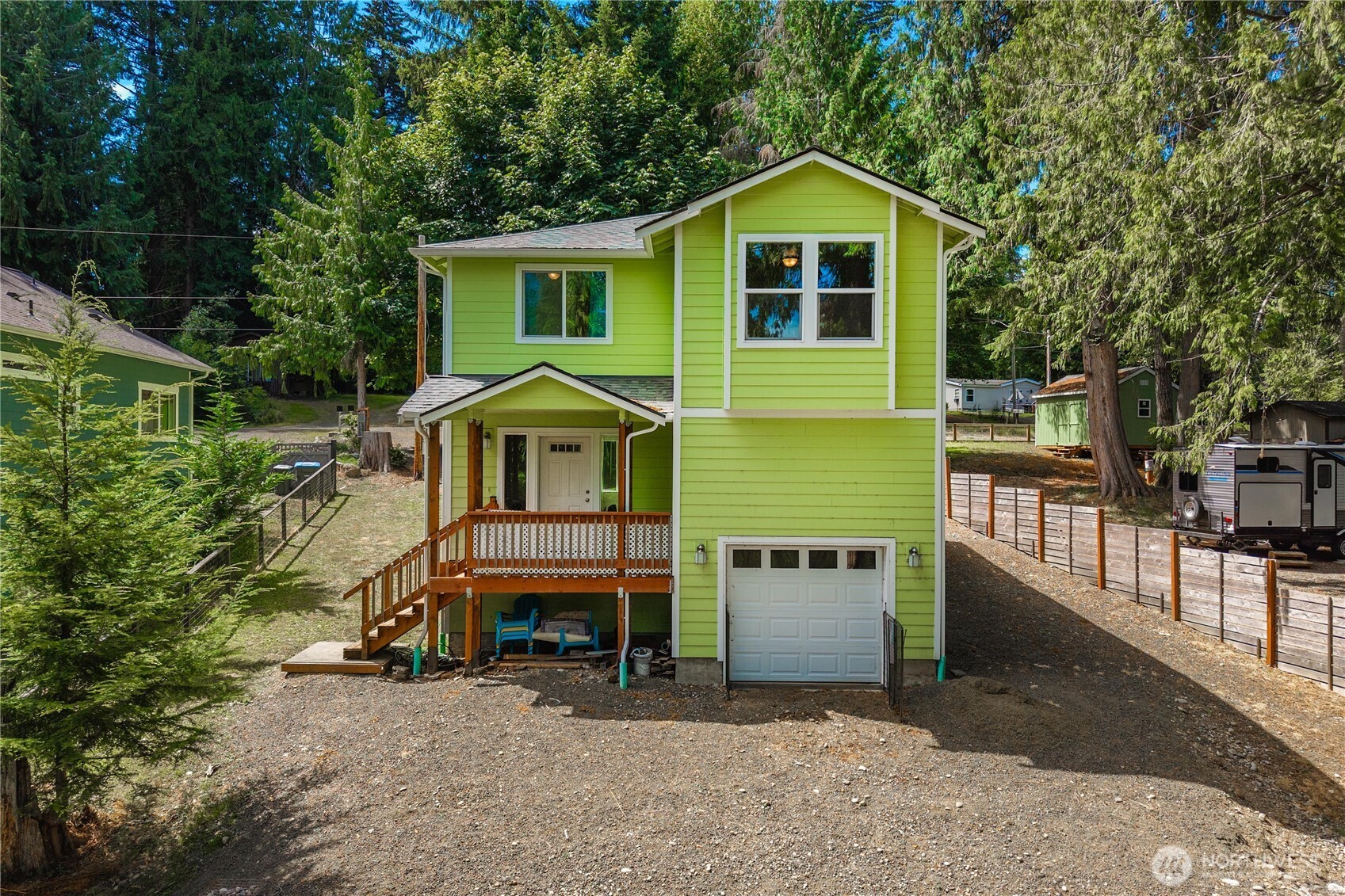520 E Lakeshore Drive Property Photo 3