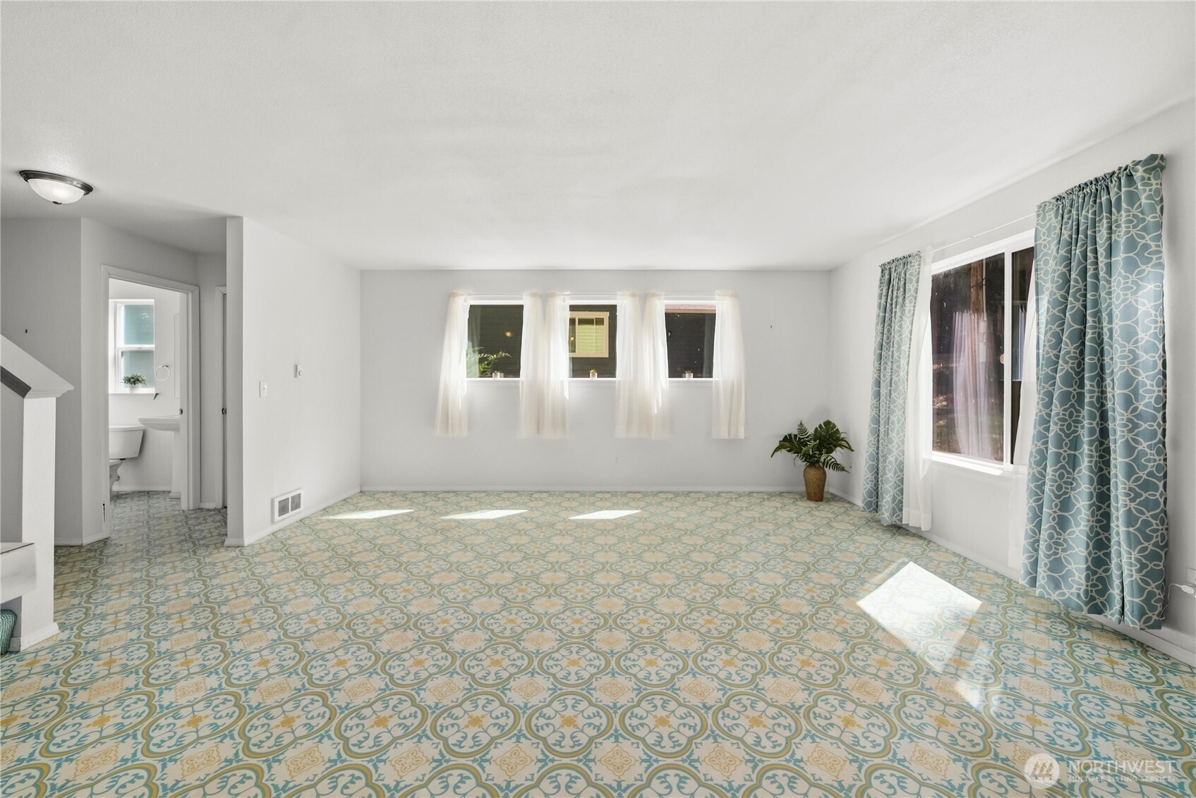 520 E Lakeshore Drive Property Photo 8