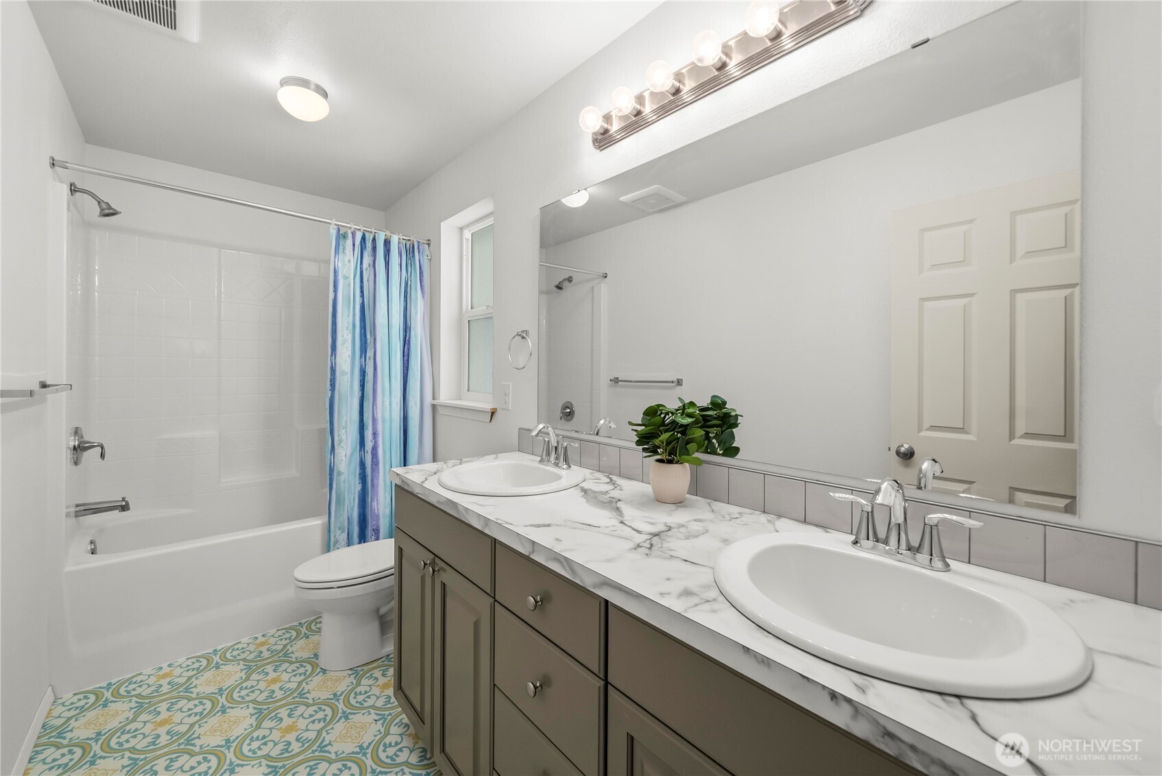 520 E Lakeshore Drive Property Photo 15