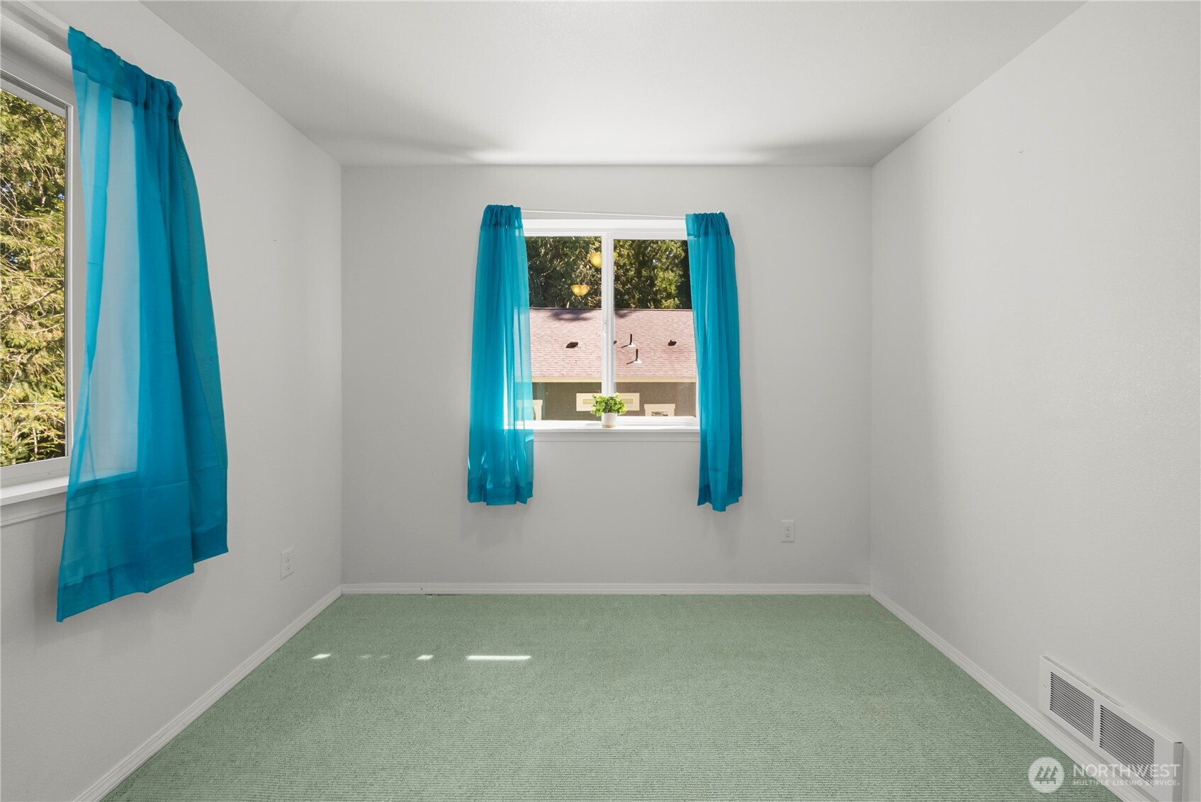520 E Lakeshore Drive Property Photo 16