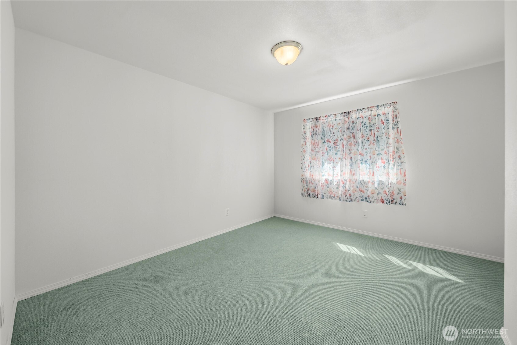 520 E Lakeshore Drive Property Photo 17