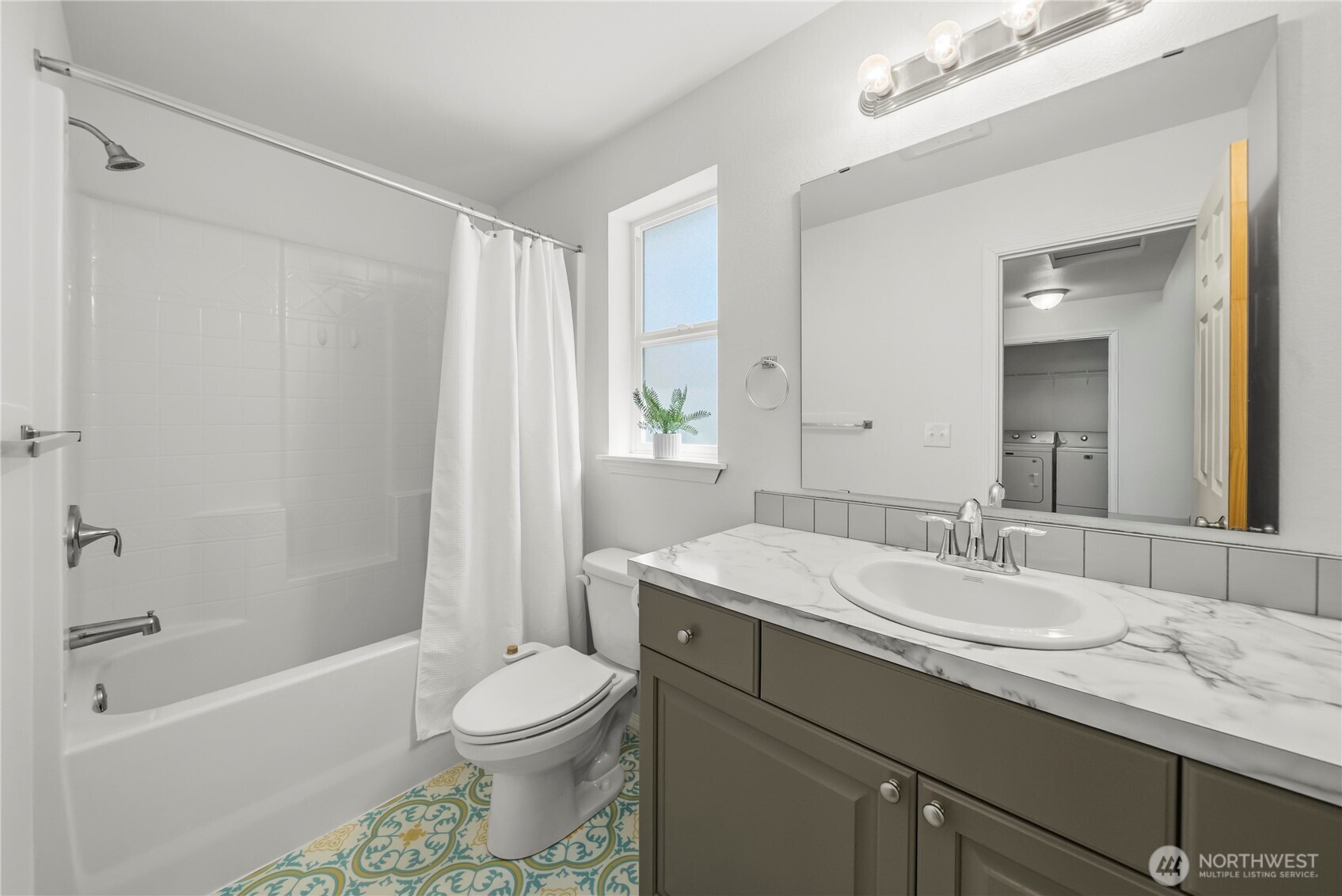 520 E Lakeshore Drive Property Photo 18