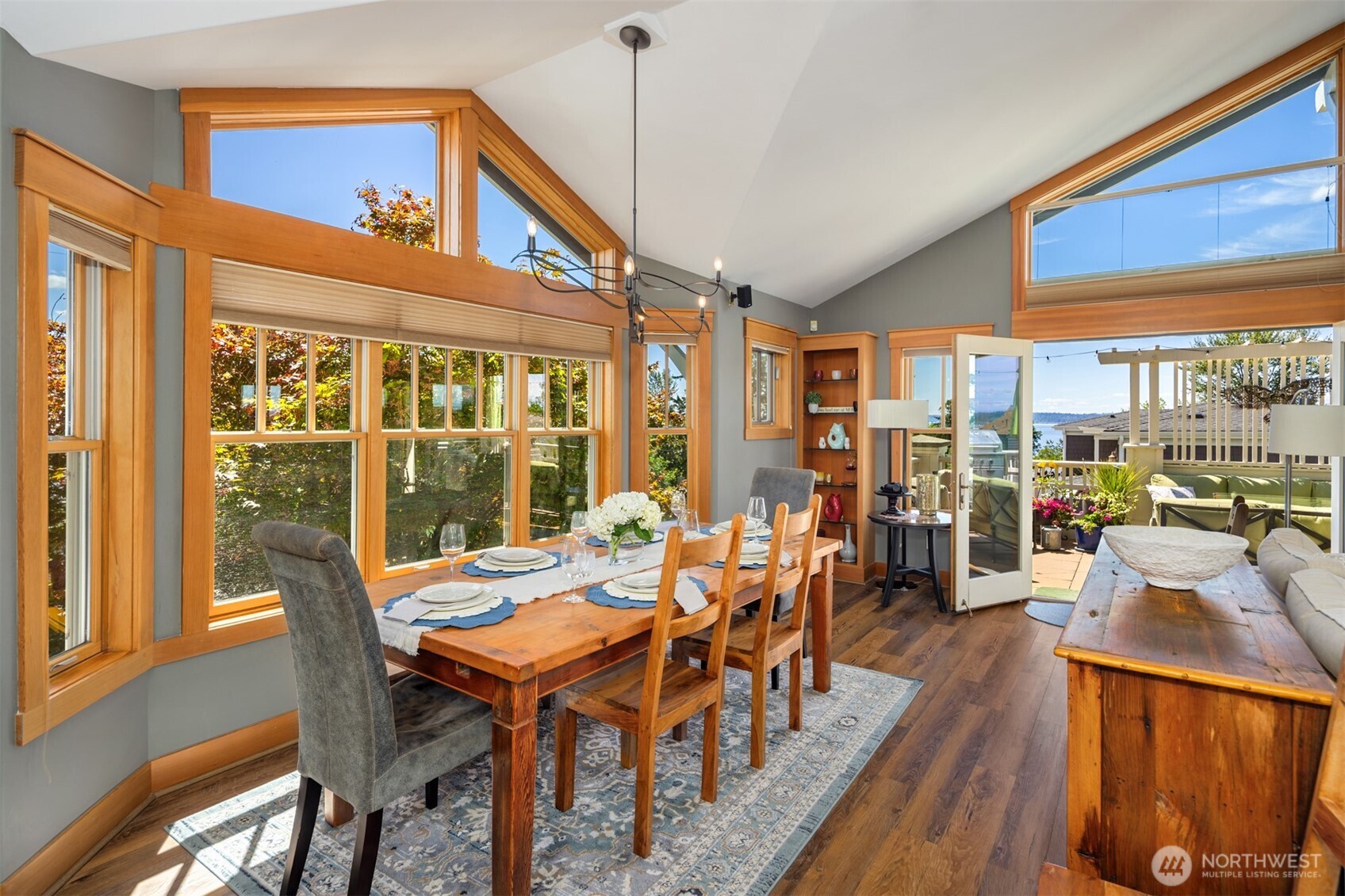 421 2nd Street Property Photo 15