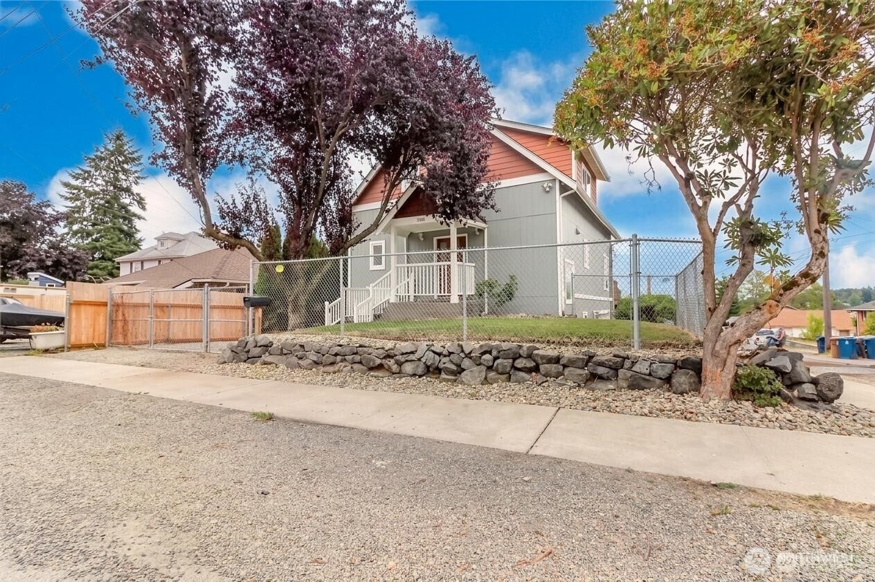 3565 E M Street Property Photo 4