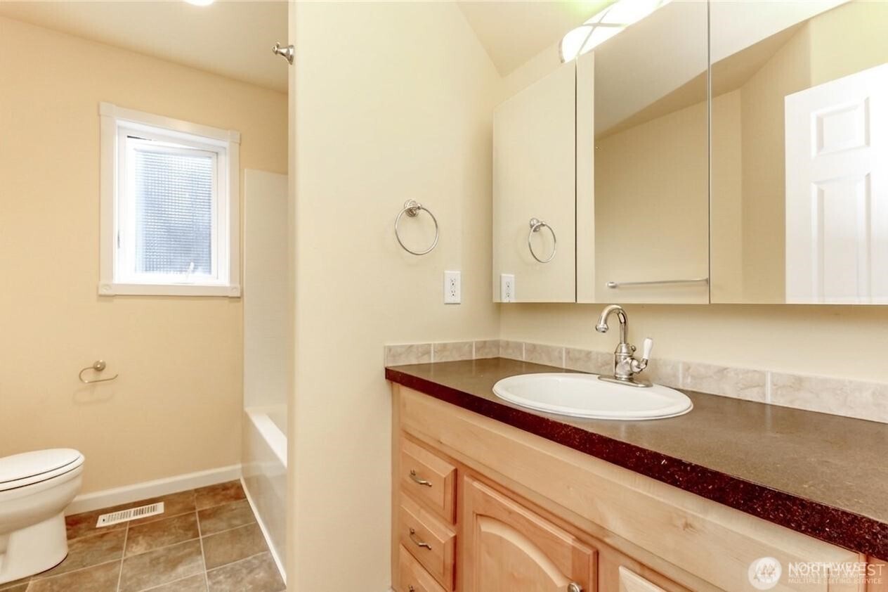 3565 E M Street Property Photo 24