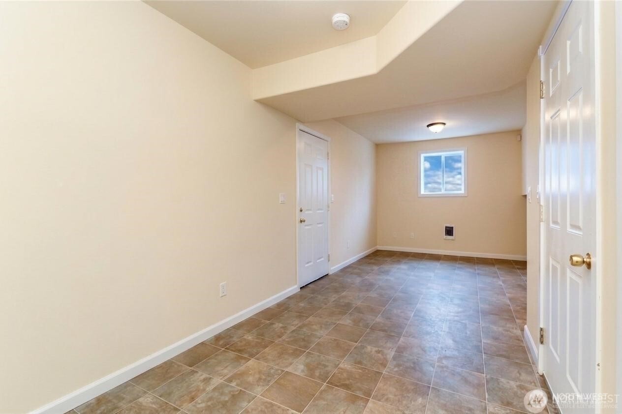 3565 E M Street Property Photo 27