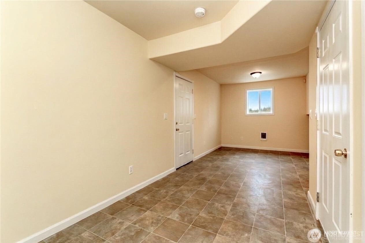 3565 E M Street Property Photo 28