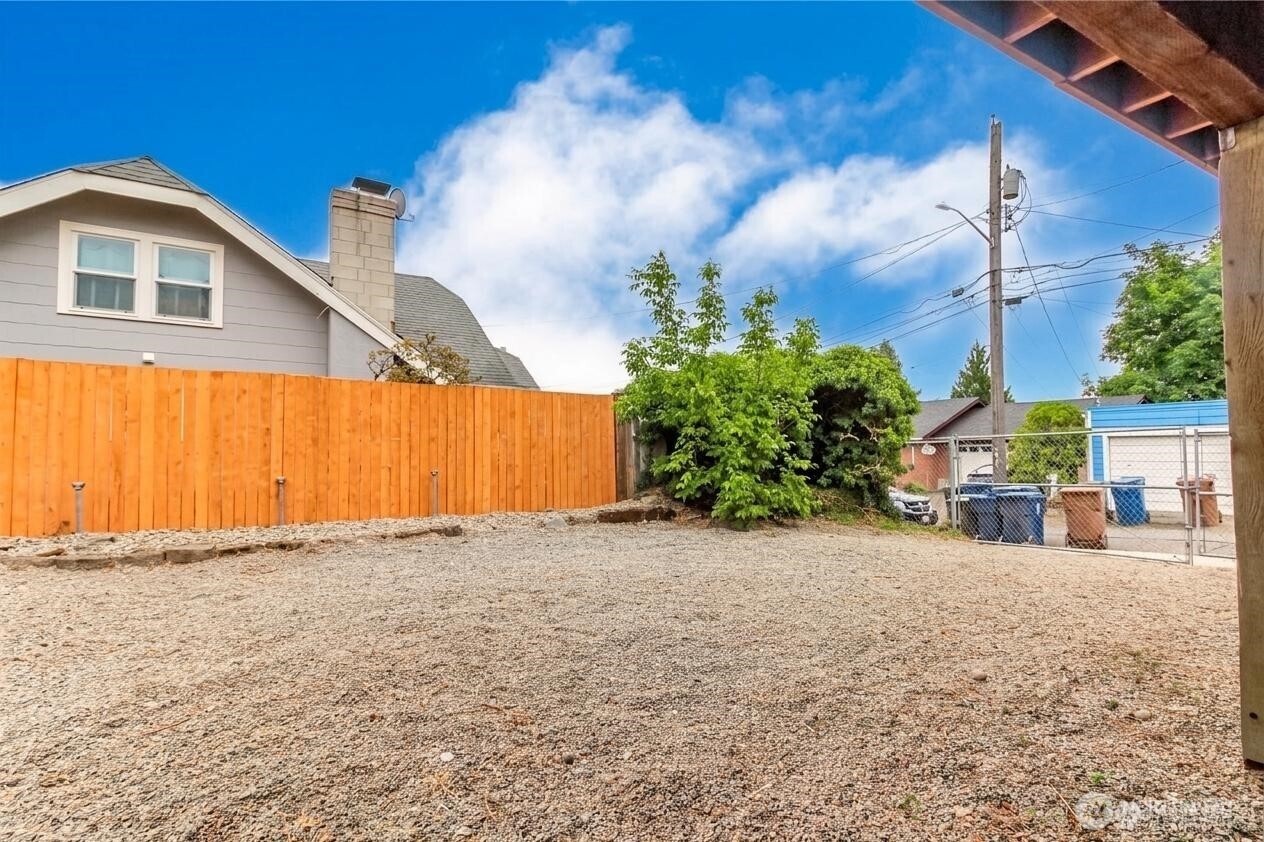 3565 E M Street Property Photo 33