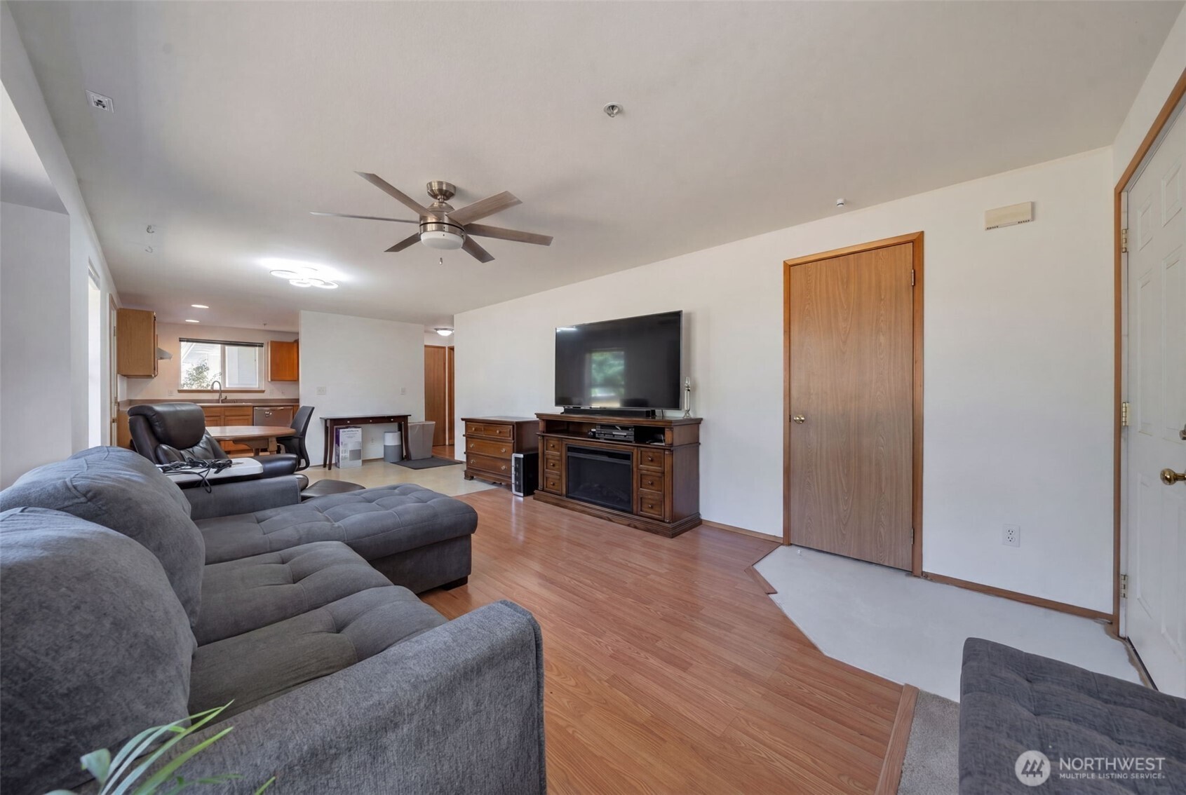2399 Mcdonald Avenue Property Photo 3