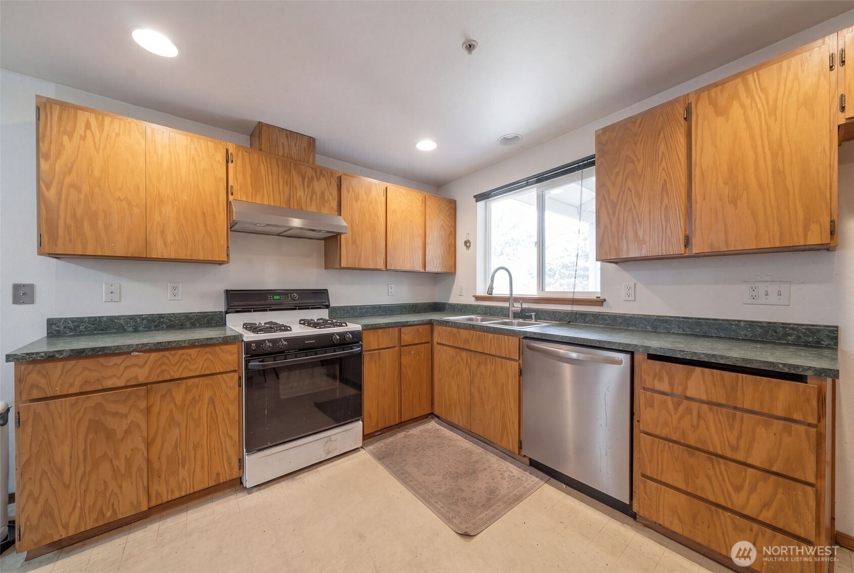 2399 Mcdonald Avenue Property Photo 10