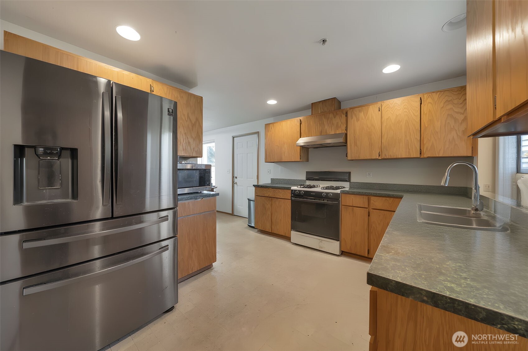2399 Mcdonald Avenue Property Photo 11