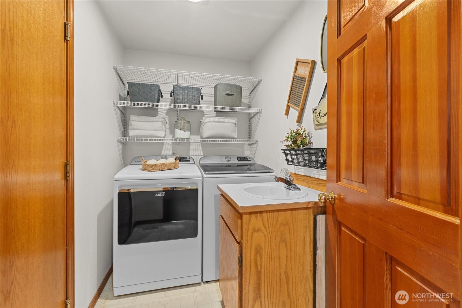 17906 Larch Way Property Photo 17