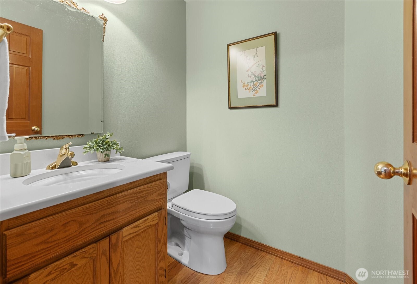 17906 Larch Way Property Photo 18