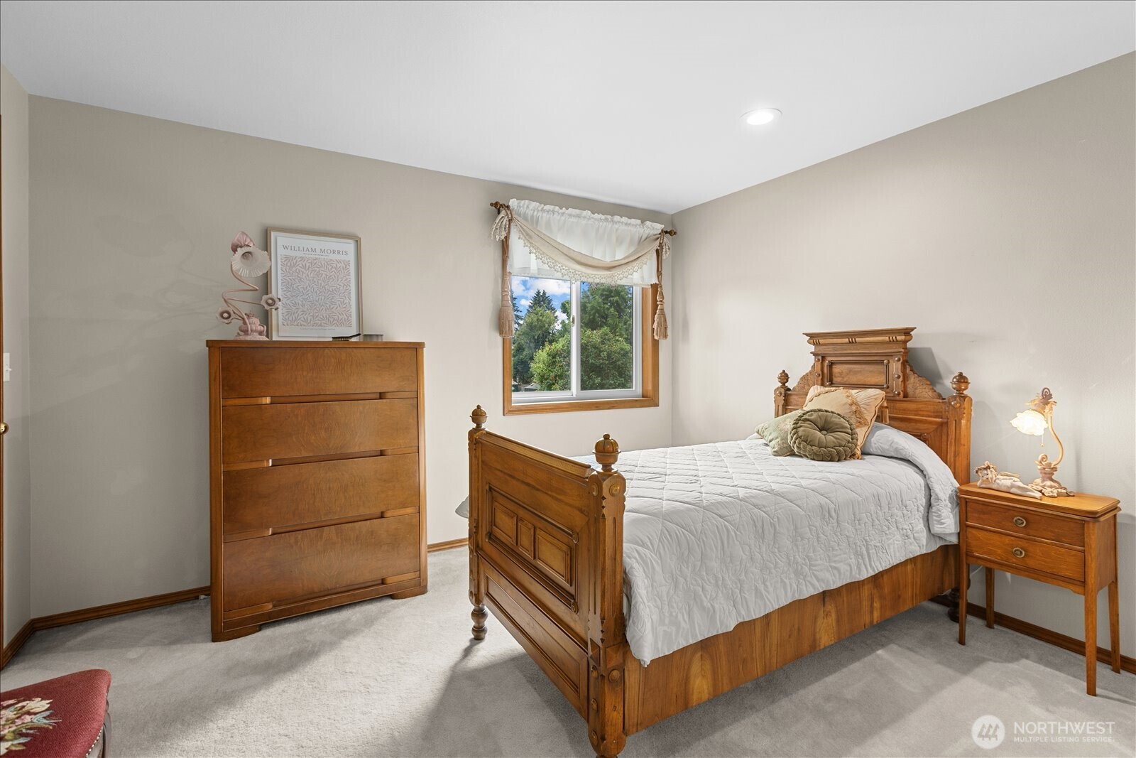 17906 Larch Way Property Photo 24