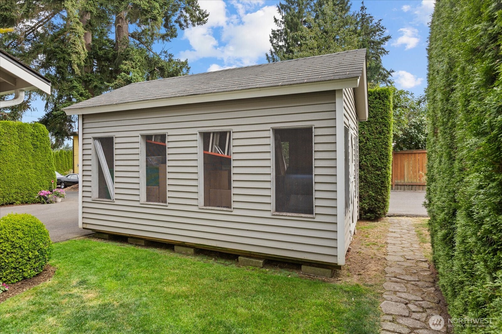 17906 Larch Way Property Photo 37