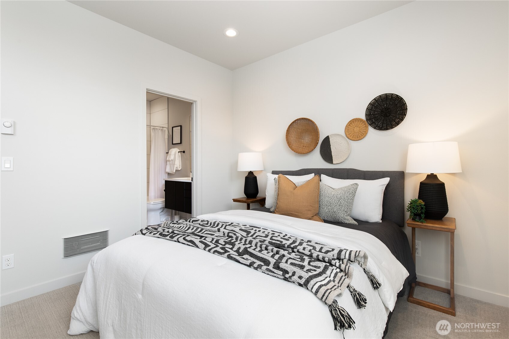 4322 Wallingford Avenue A Property Photo 14