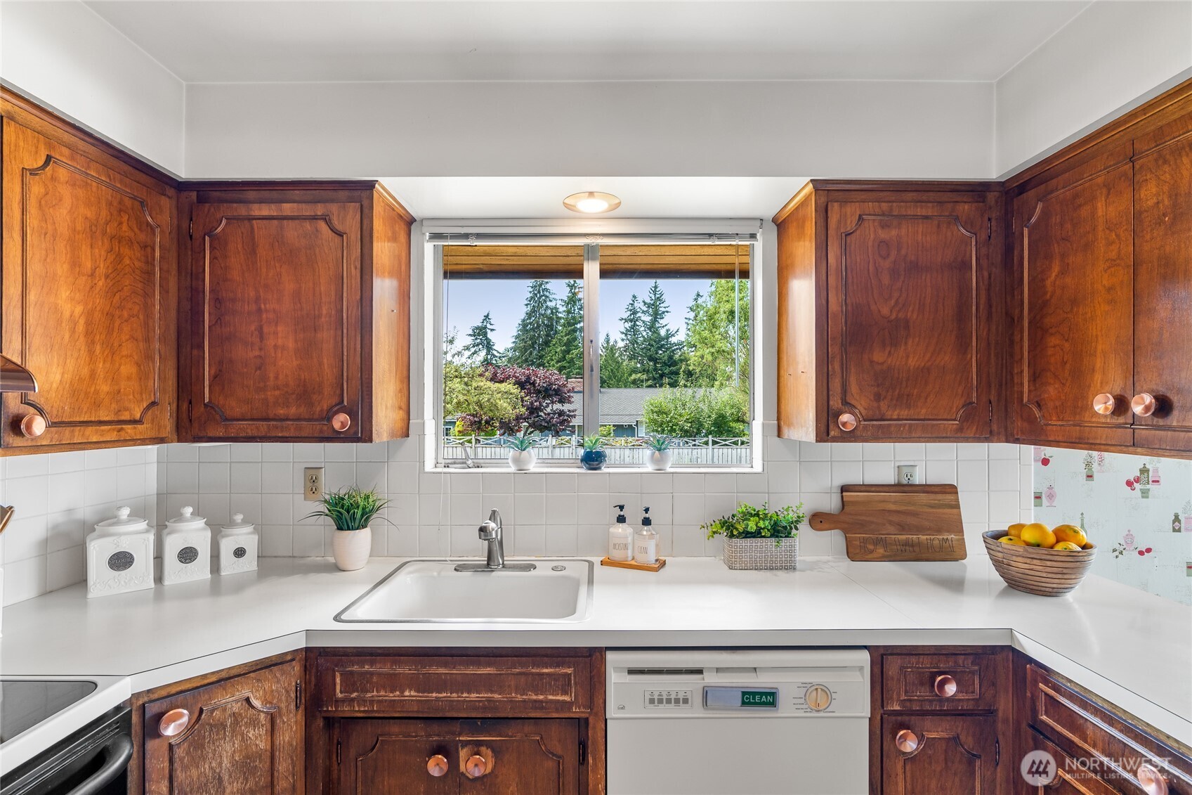 4826 Glenhaven Drive Property Photo 8
