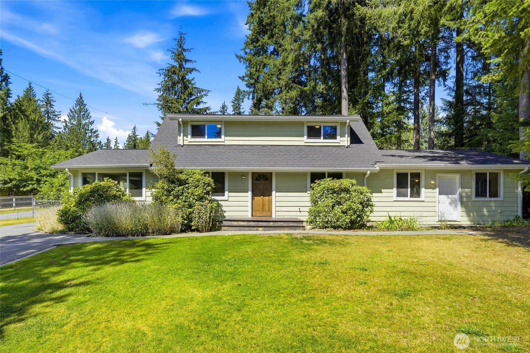 17921 Trombley Road Property Photo 1