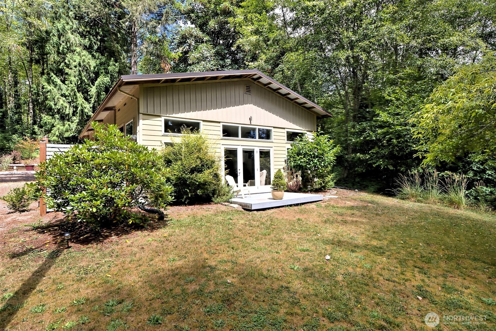 320 E Agate Beach Drive Property Photo 1