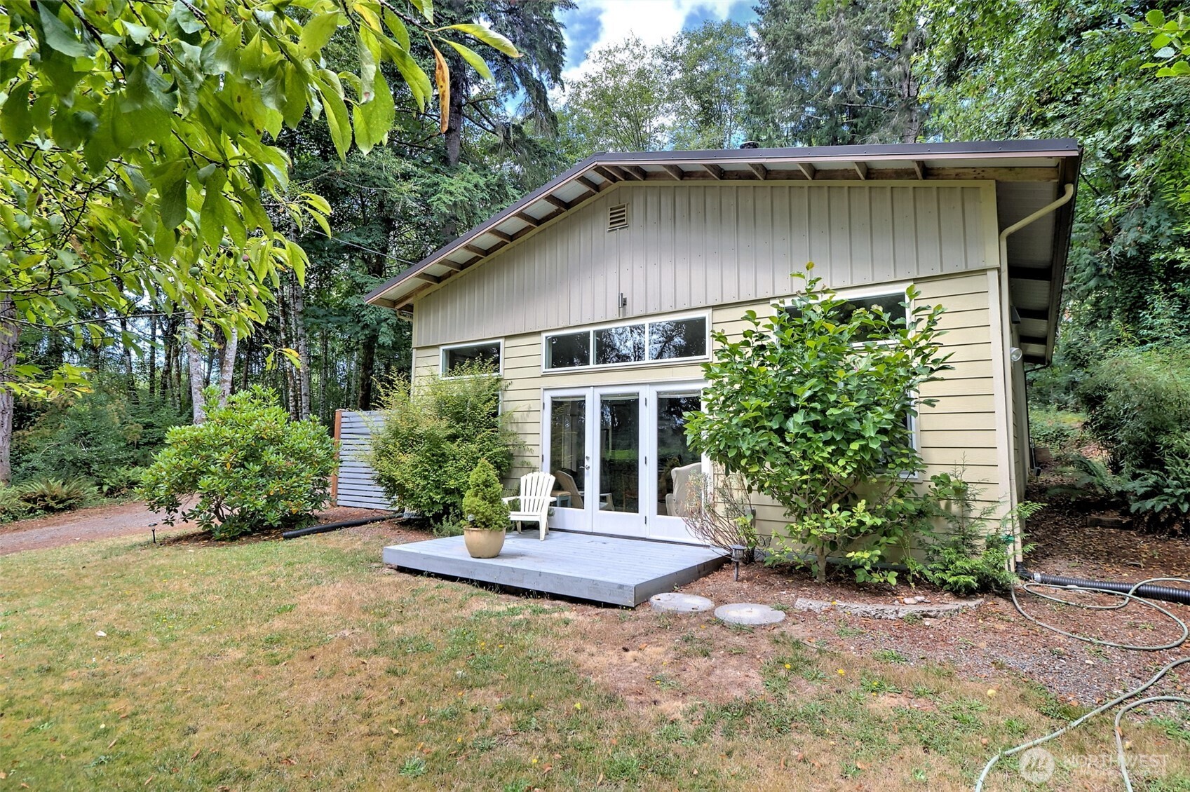 320 E Agate Beach Drive Property Photo 4