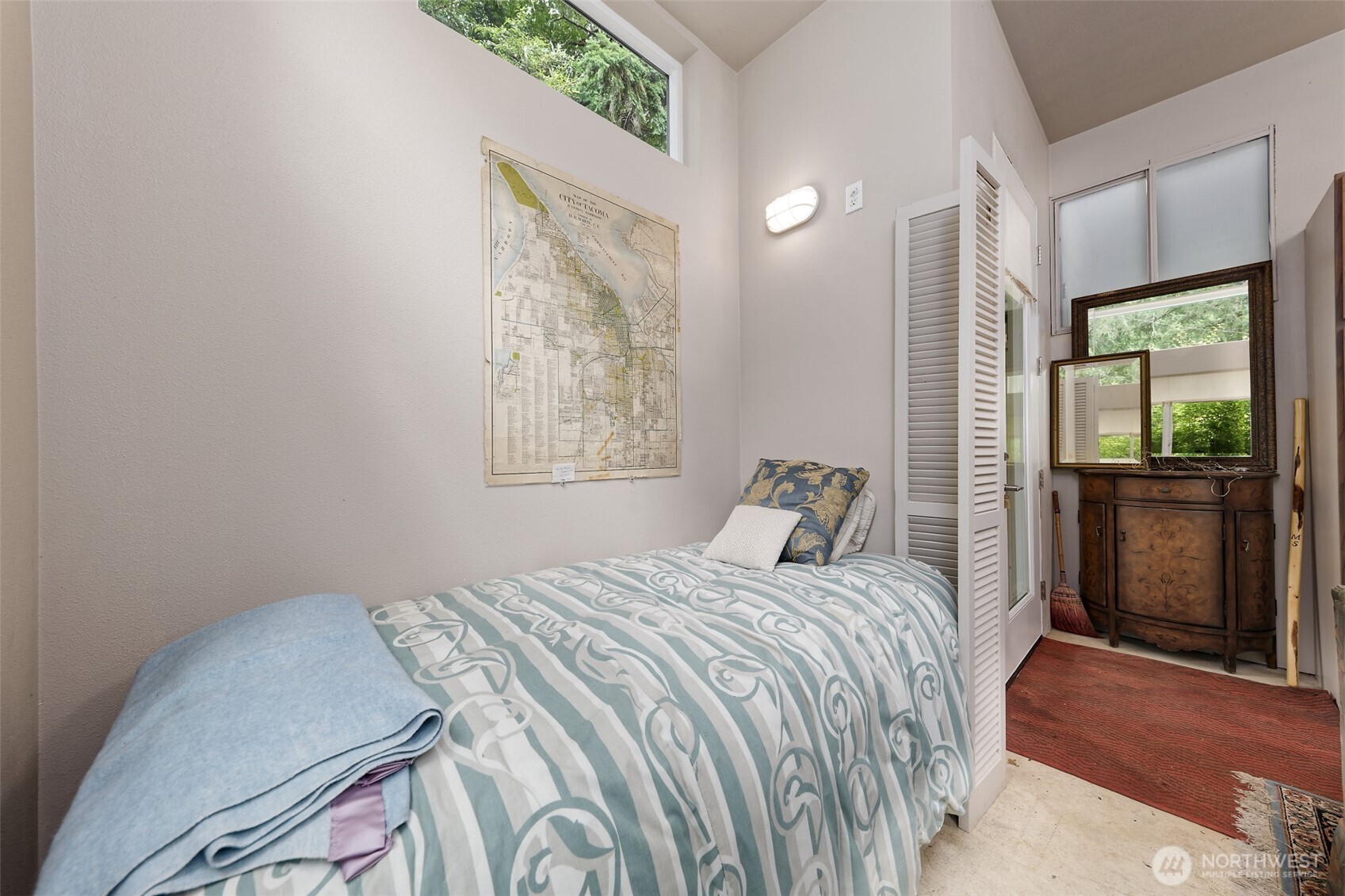 320 E Agate Beach Drive Property Photo 11