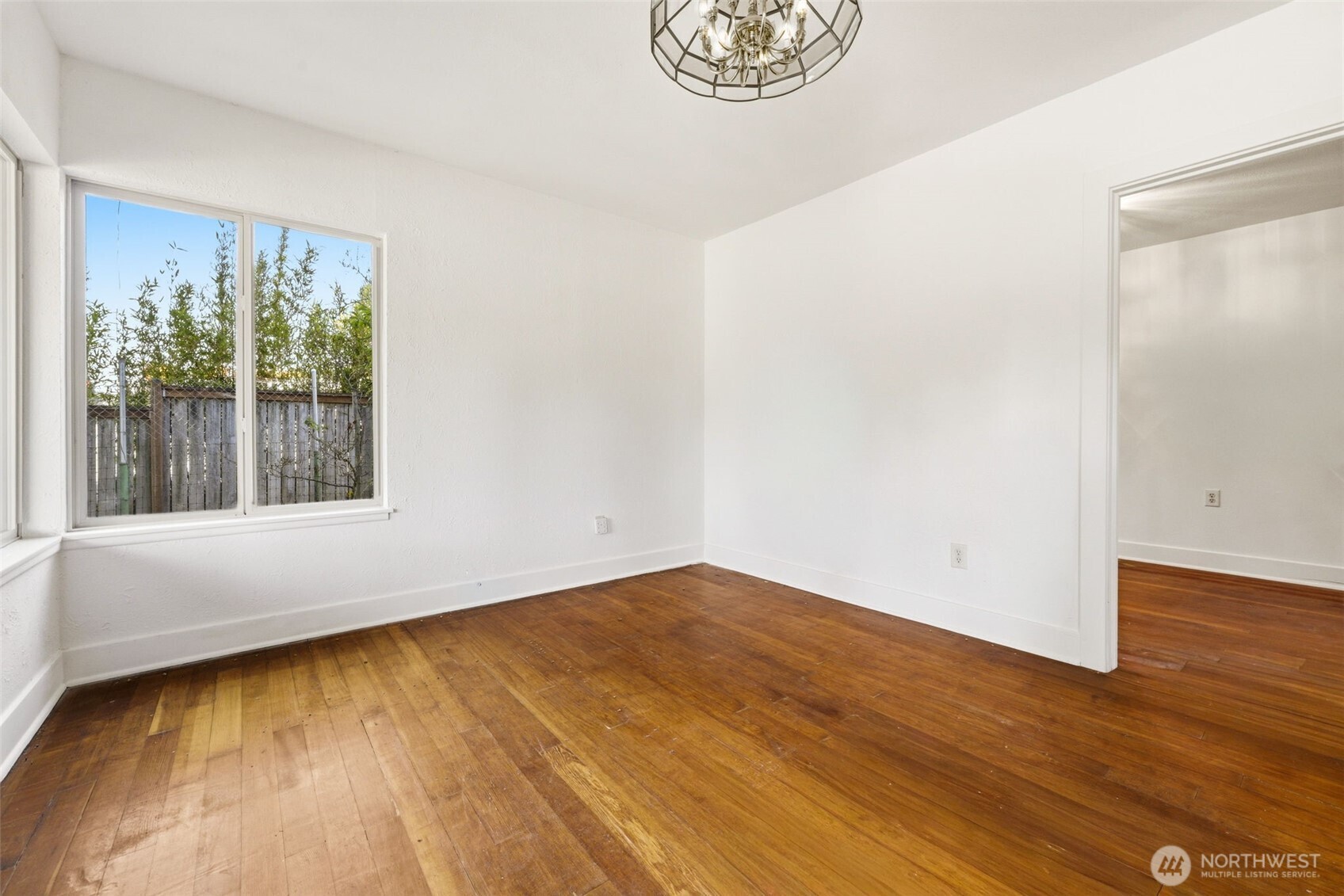 4620 N Pearl Street Property Photo 3