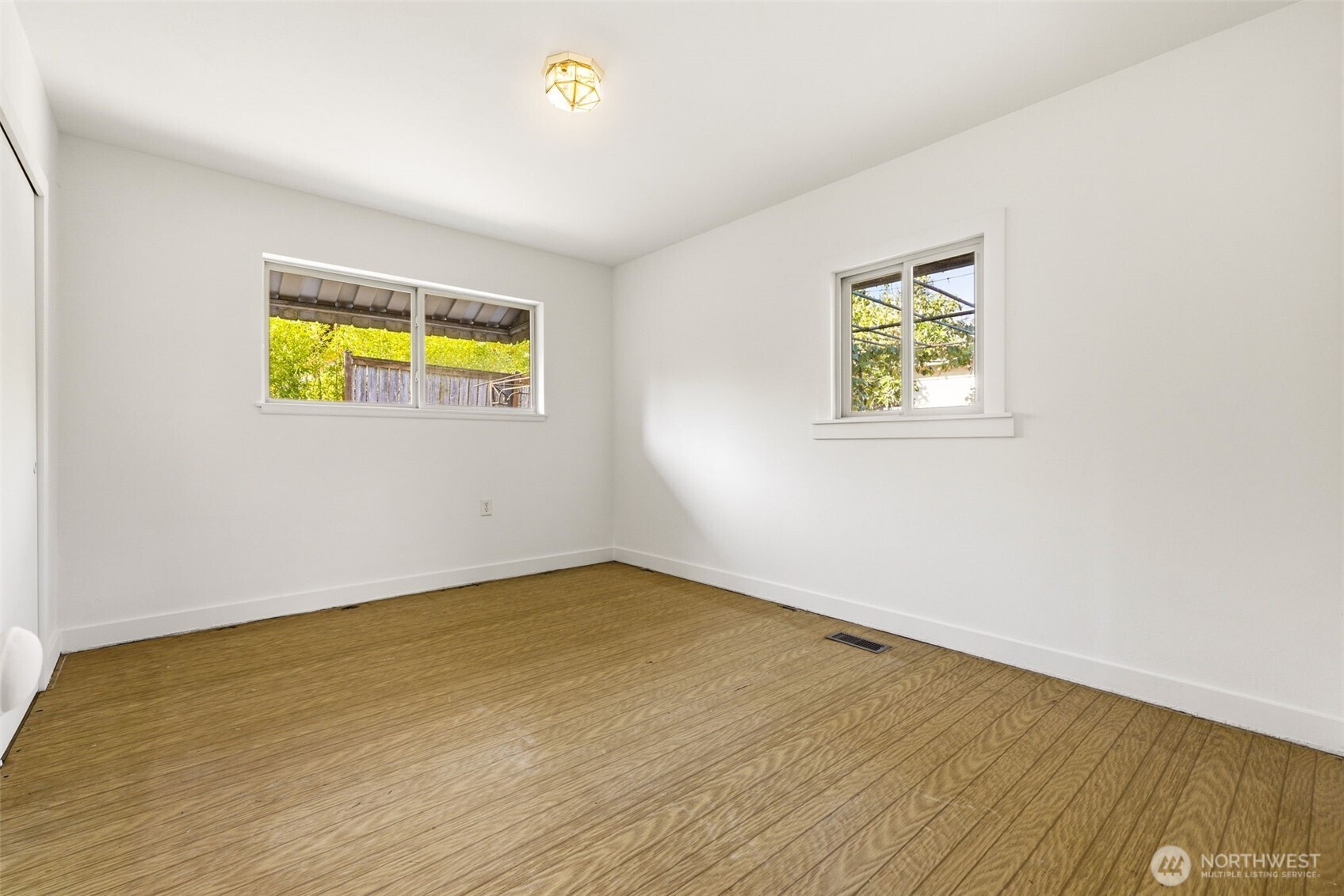 4620 N Pearl Street Property Photo 12