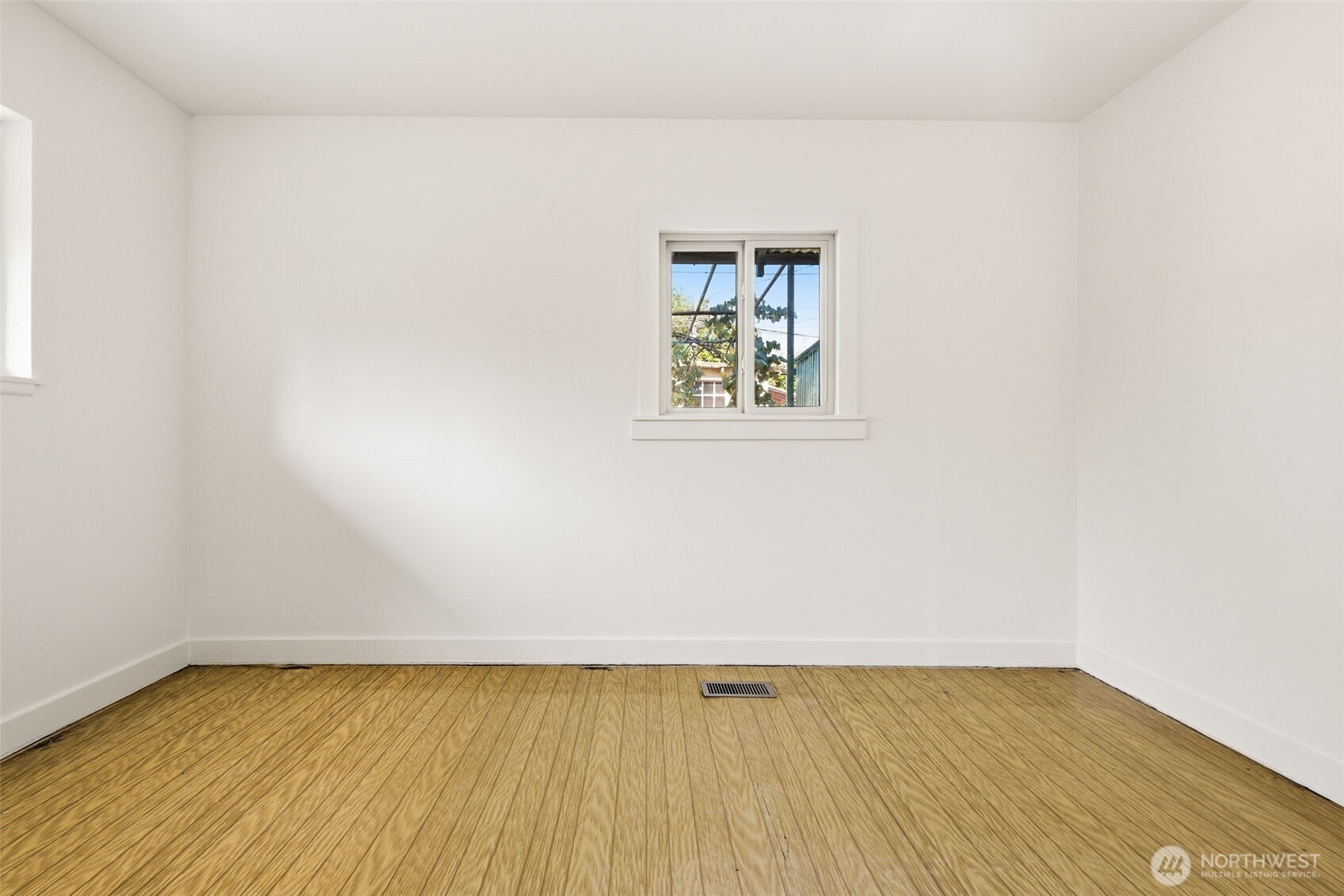 4620 N Pearl Street Property Photo 13