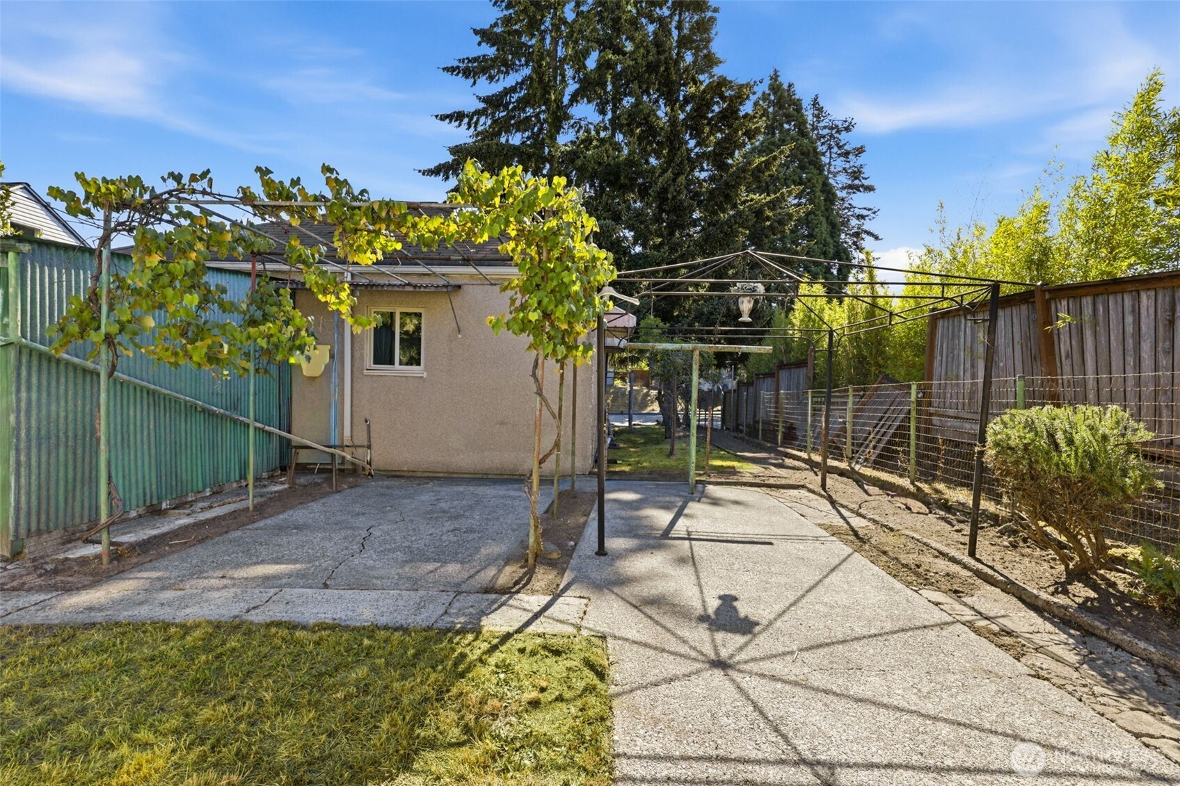 4620 N Pearl Street Property Photo 18